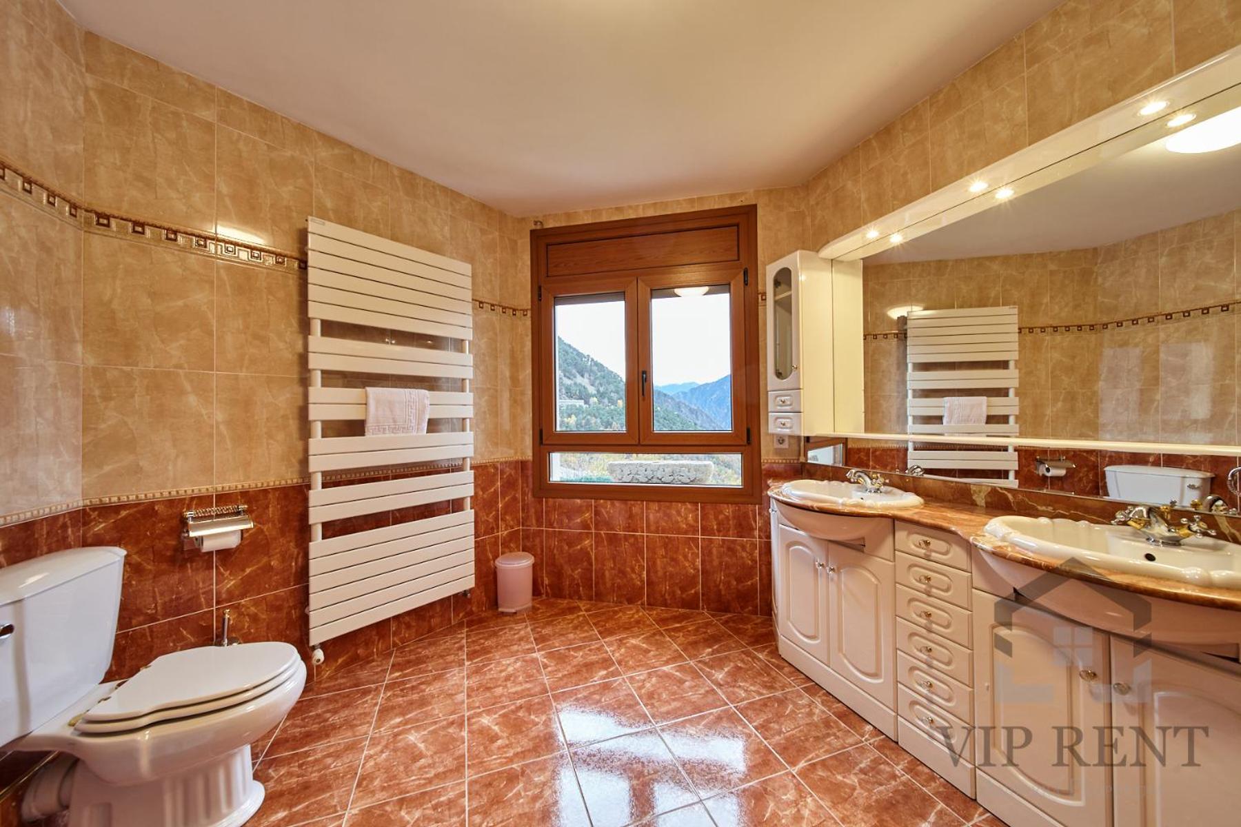 Can Noguer Chalet de Lujo en Escaldes ,vistas panorámicas, jacuzzi