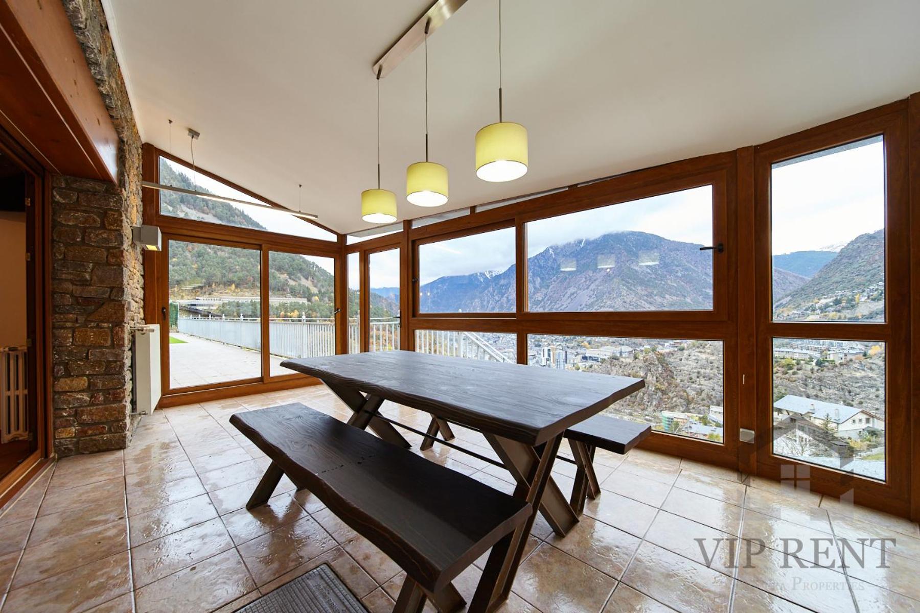 Can Noguer Chalet de Lujo en Escaldes ,vistas panorámicas, jacuzzi