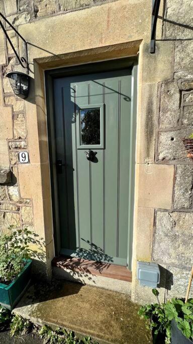 Boutique, weaver’s cottage. Views