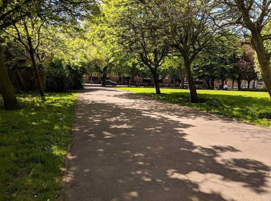 Bright & Spacious 1BR Duplex, Islington, Angel