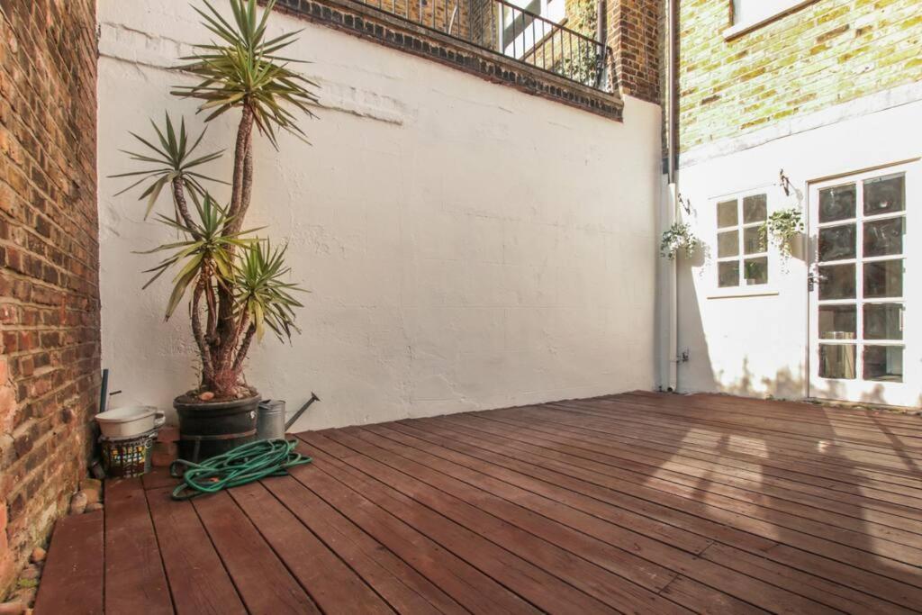 Bright & Spacious 1BR Duplex, Islington, Angel