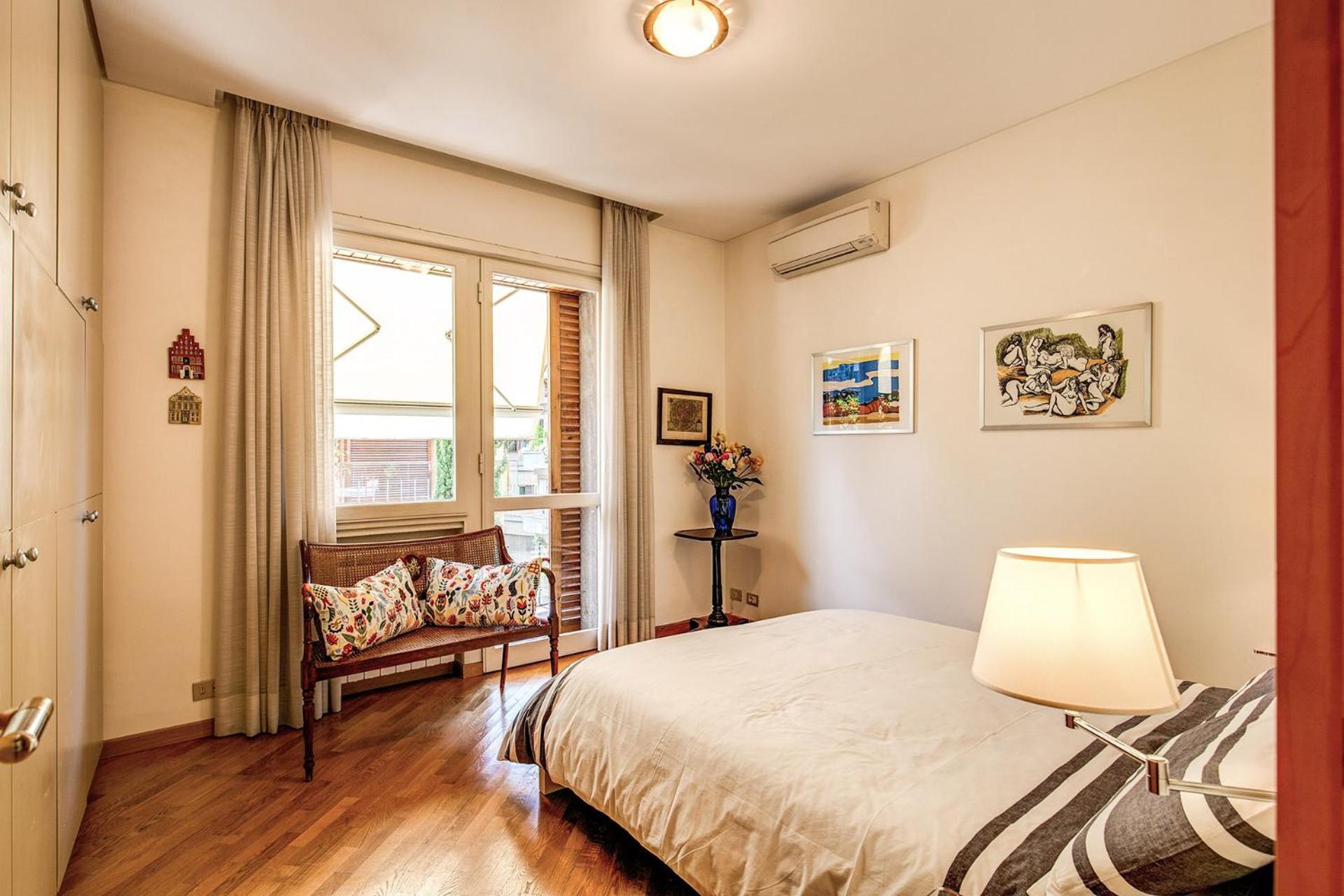 Terrazza Piccolomini: elegant apartment stunning view over Rome/St Peter's Dome