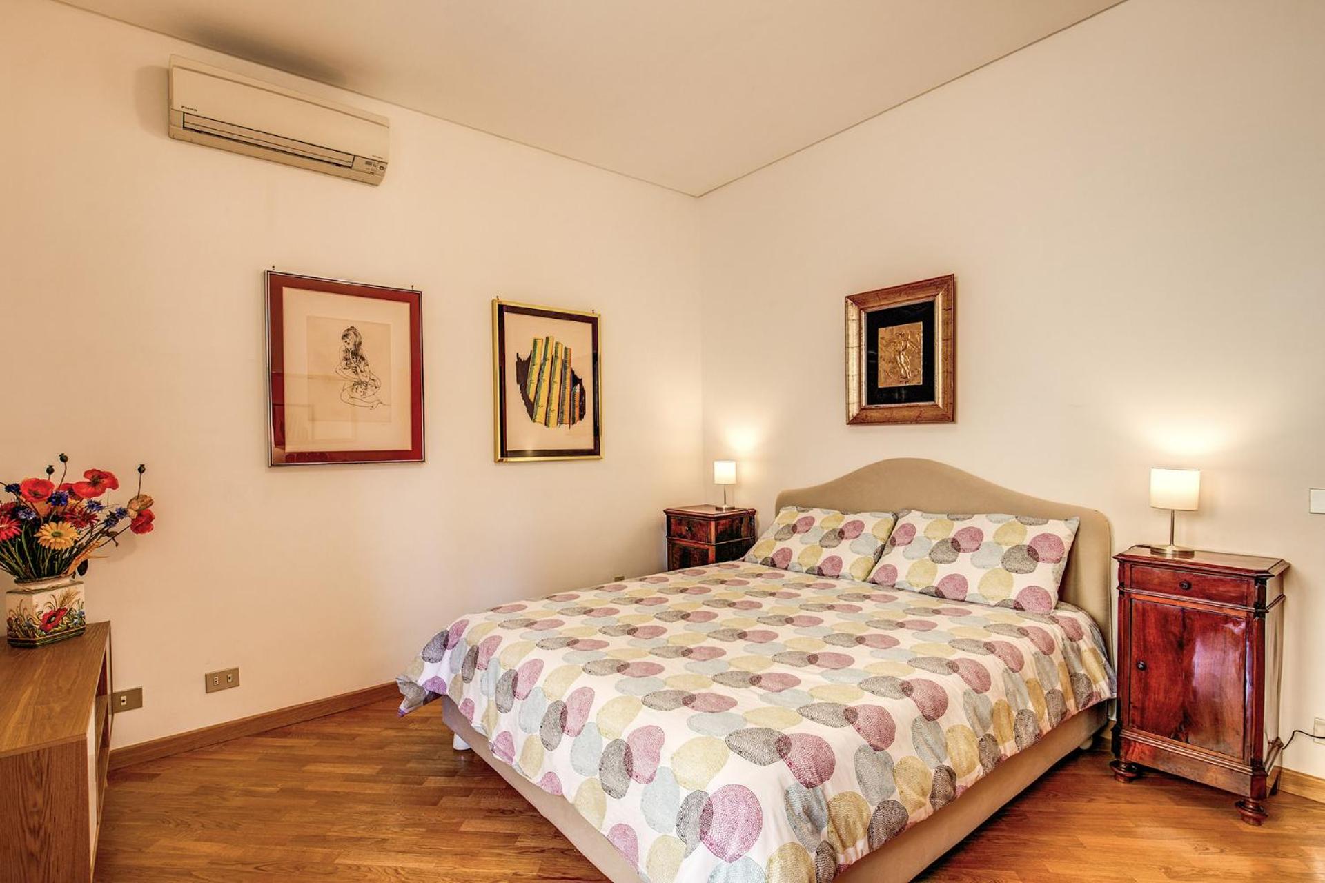 Terrazza Piccolomini: elegant apartment stunning view over Rome/St Peter's Dome