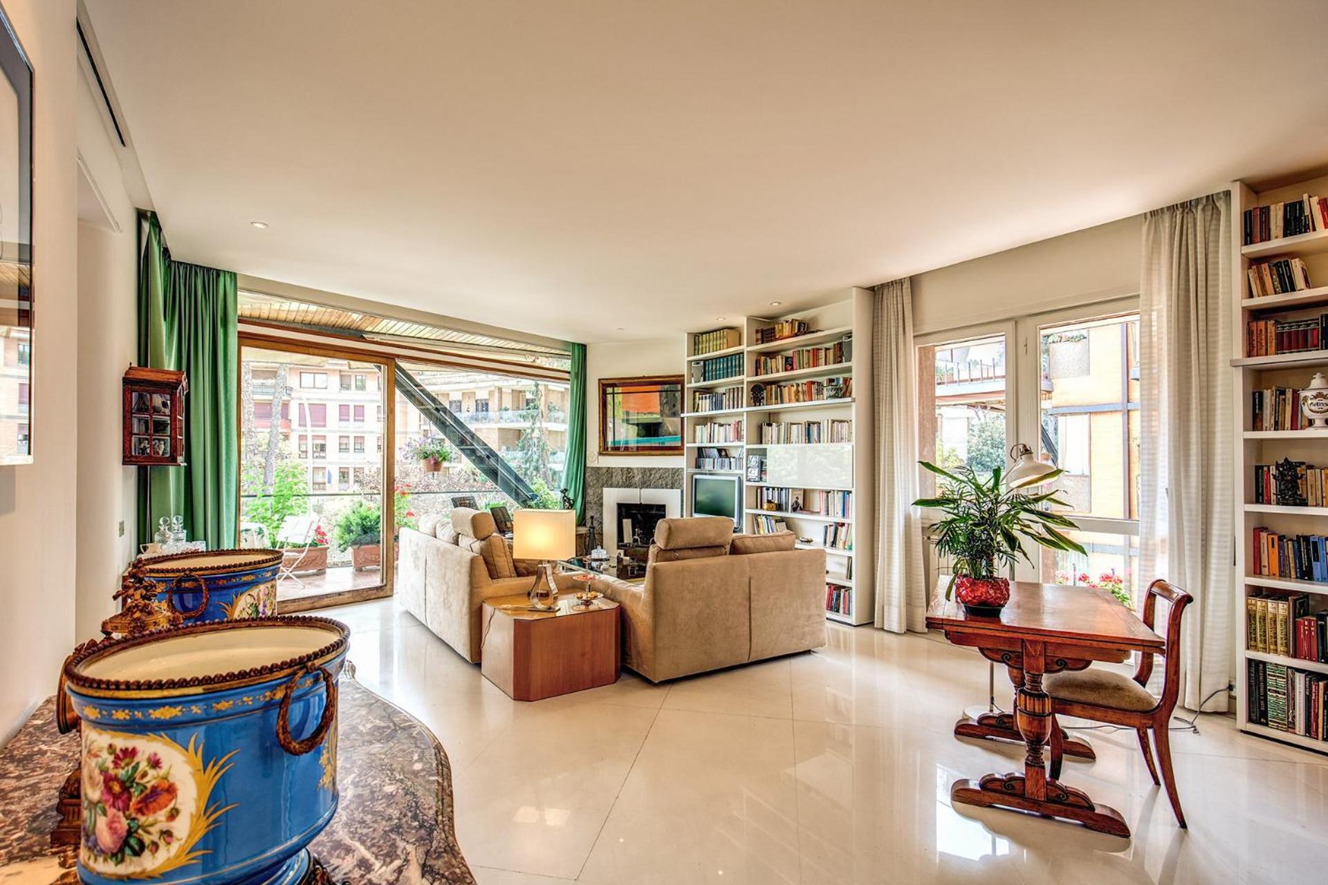 Terrazza Piccolomini: elegant apartment stunning view over Rome/St Peter's Dome