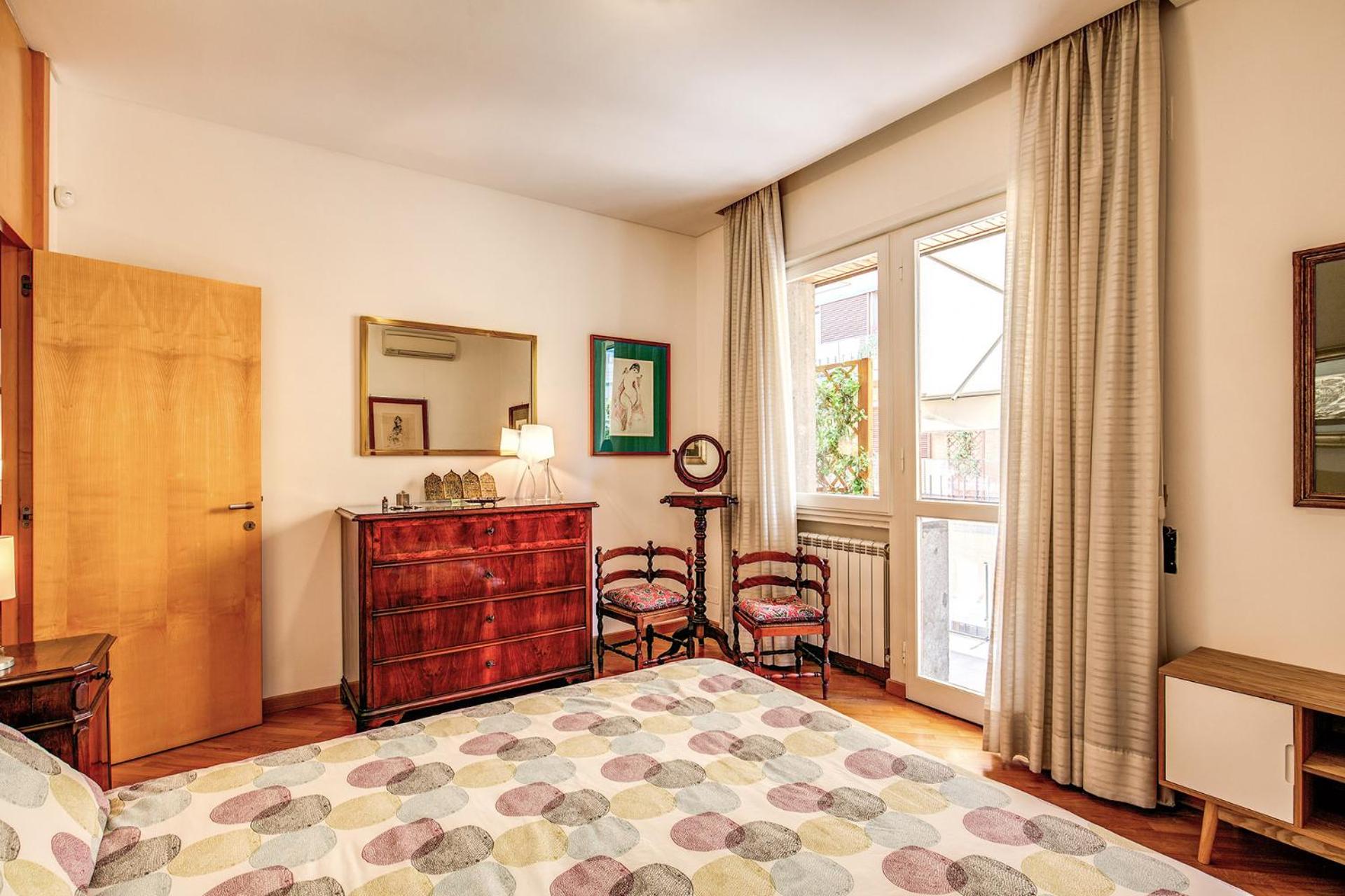 Terrazza Piccolomini: elegant apartment stunning view over Rome/St Peter's Dome