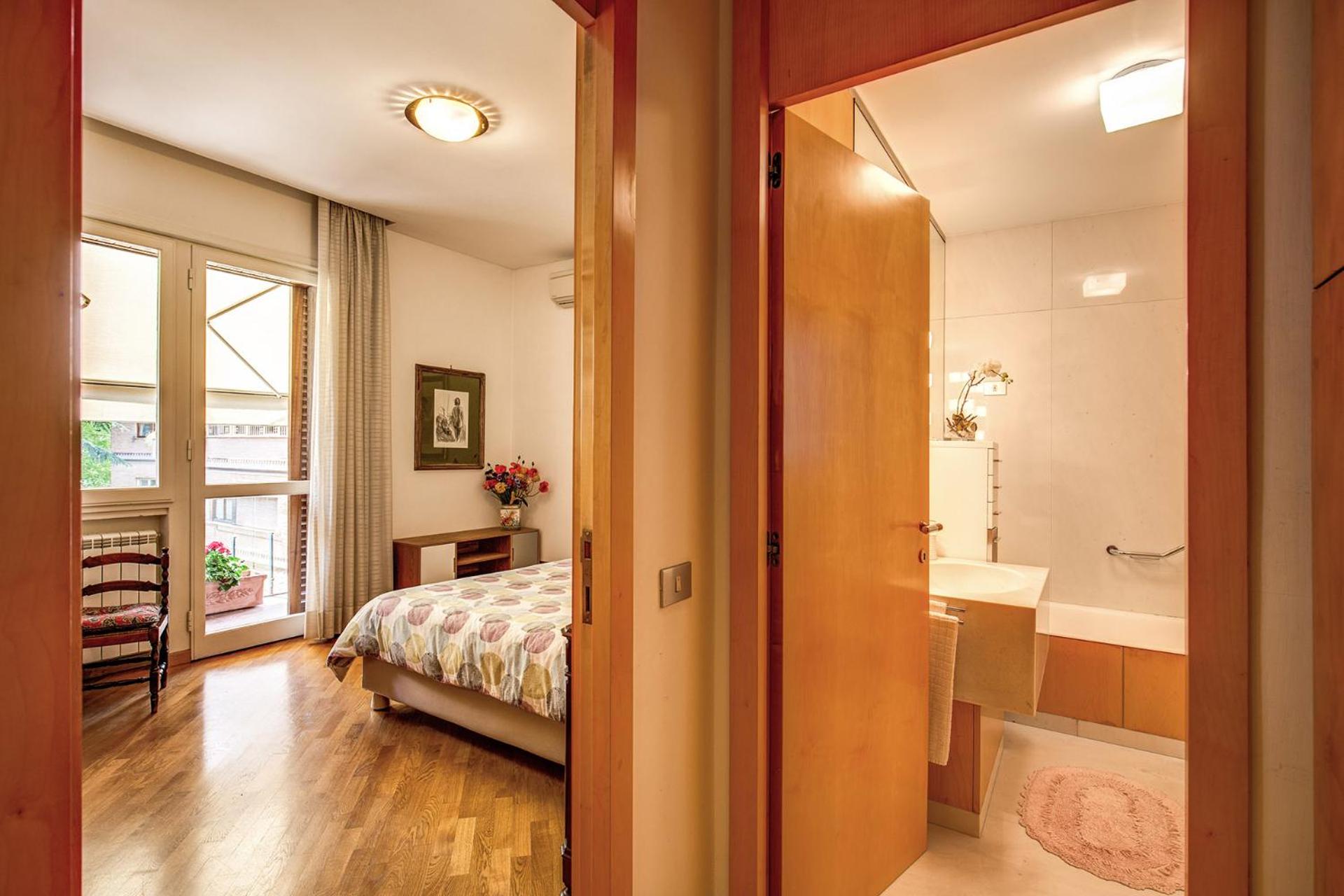 Terrazza Piccolomini: elegant apartment stunning view over Rome/St Peter's Dome