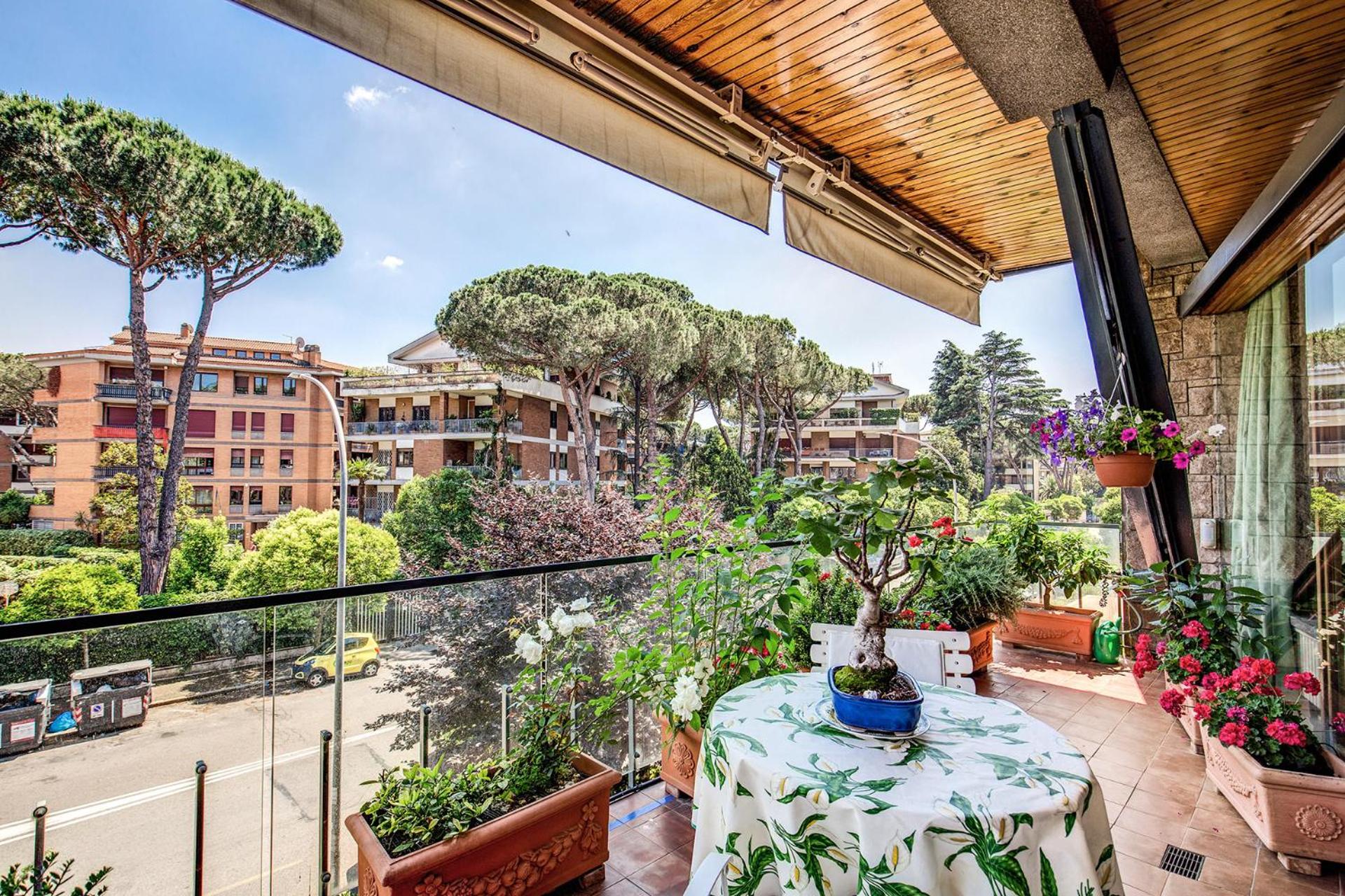 Terrazza Piccolomini: elegant apartment stunning view over Rome/St Peter's Dome
