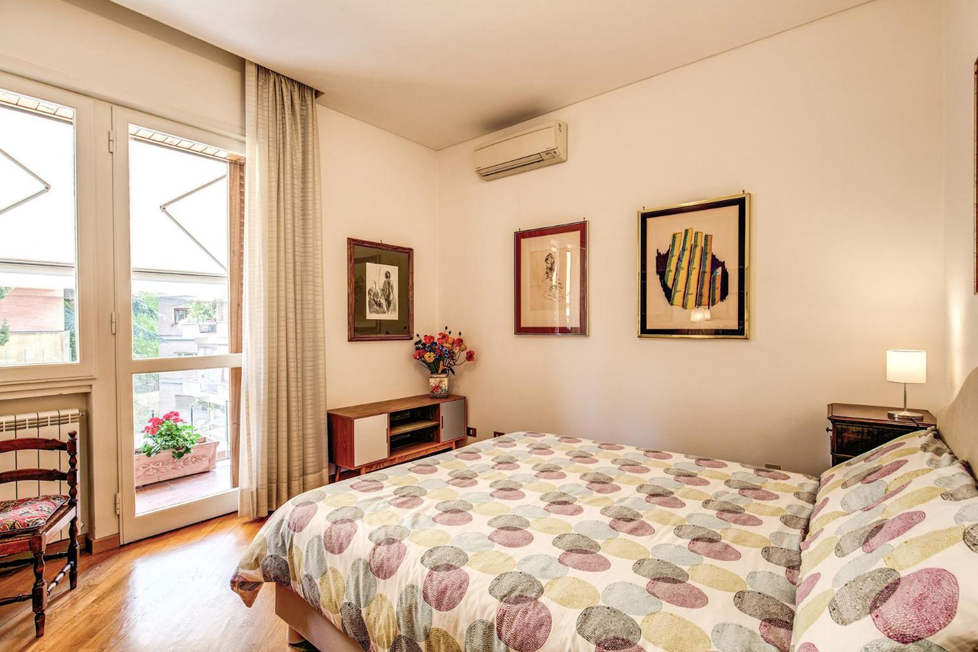 Terrazza Piccolomini: elegant apartment stunning view over Rome/St Peter's Dome