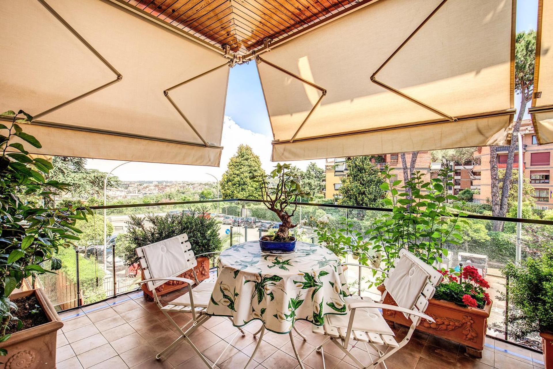 Terrazza Piccolomini: elegant apartment stunning view over Rome/St Peter's Dome