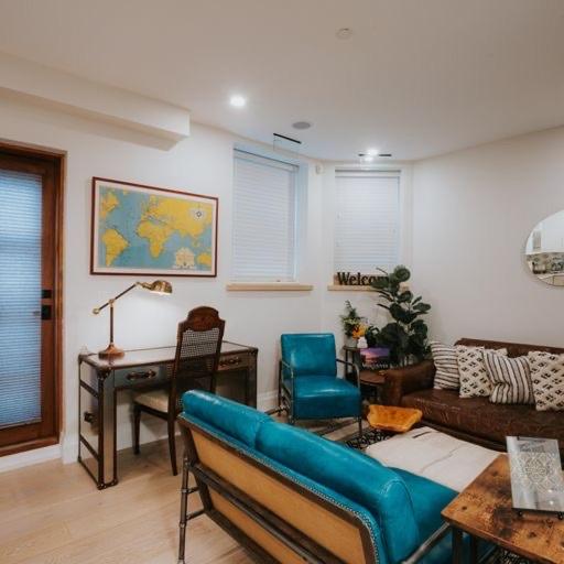 A Gentle Hideaway in the Urban Forest WEST END downtown Vancouver