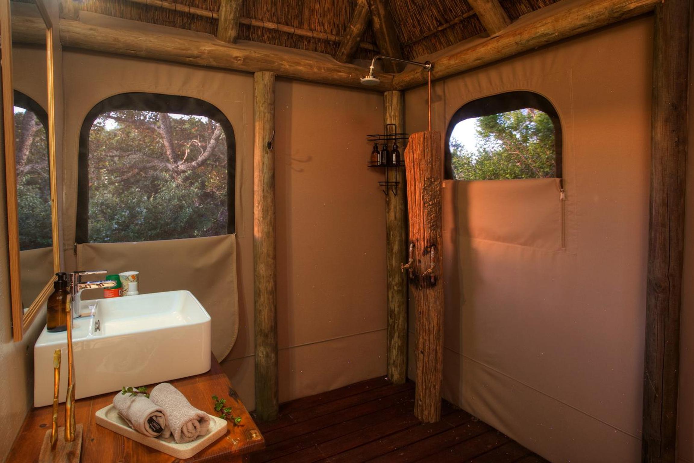 Addo Elephant Safari Lodge - Bellevue Forest Reserve