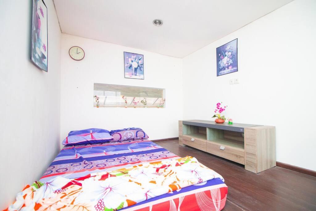 Family A18 Fiorence by Sans Villa view 2