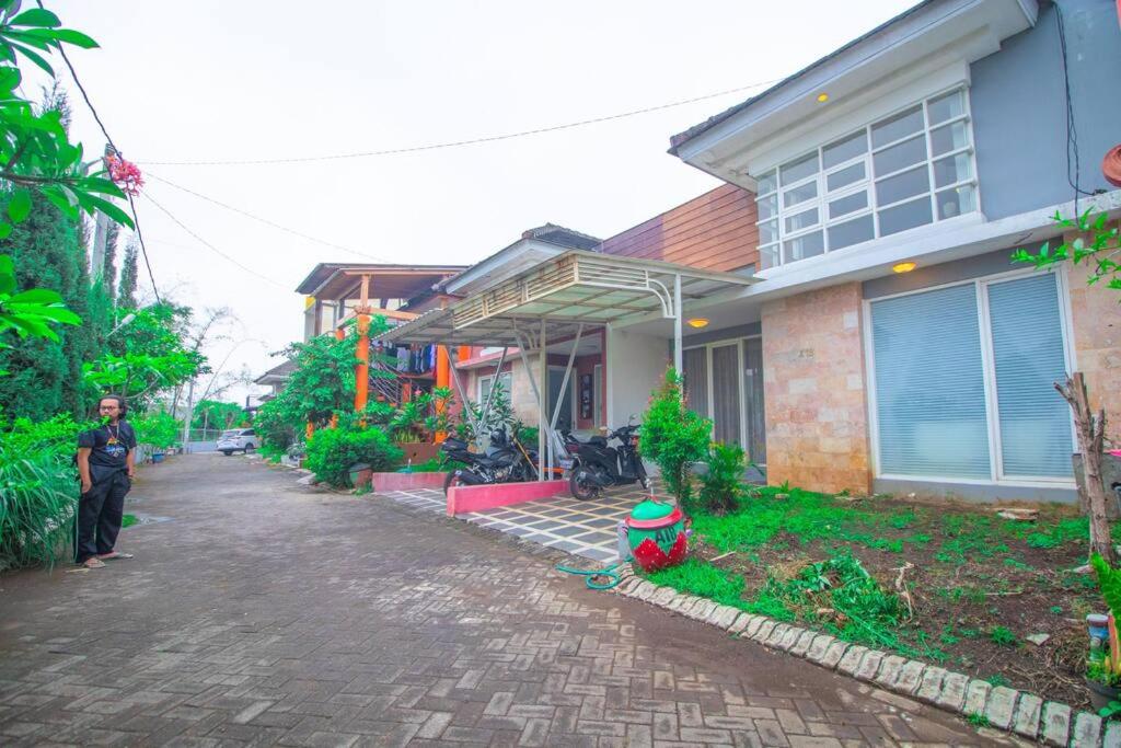 Family A18 Fiorence by Sans Villa view 5