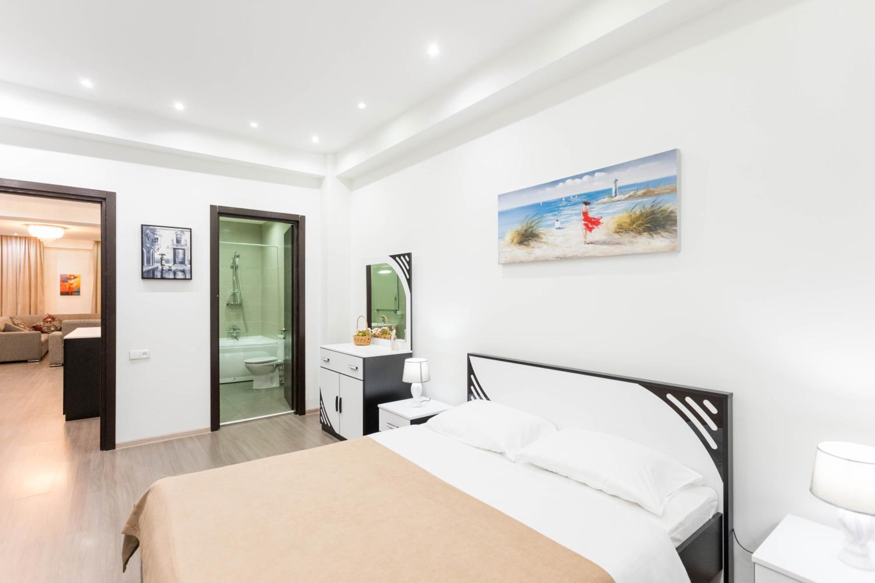 Downtown Spacious Apartment
