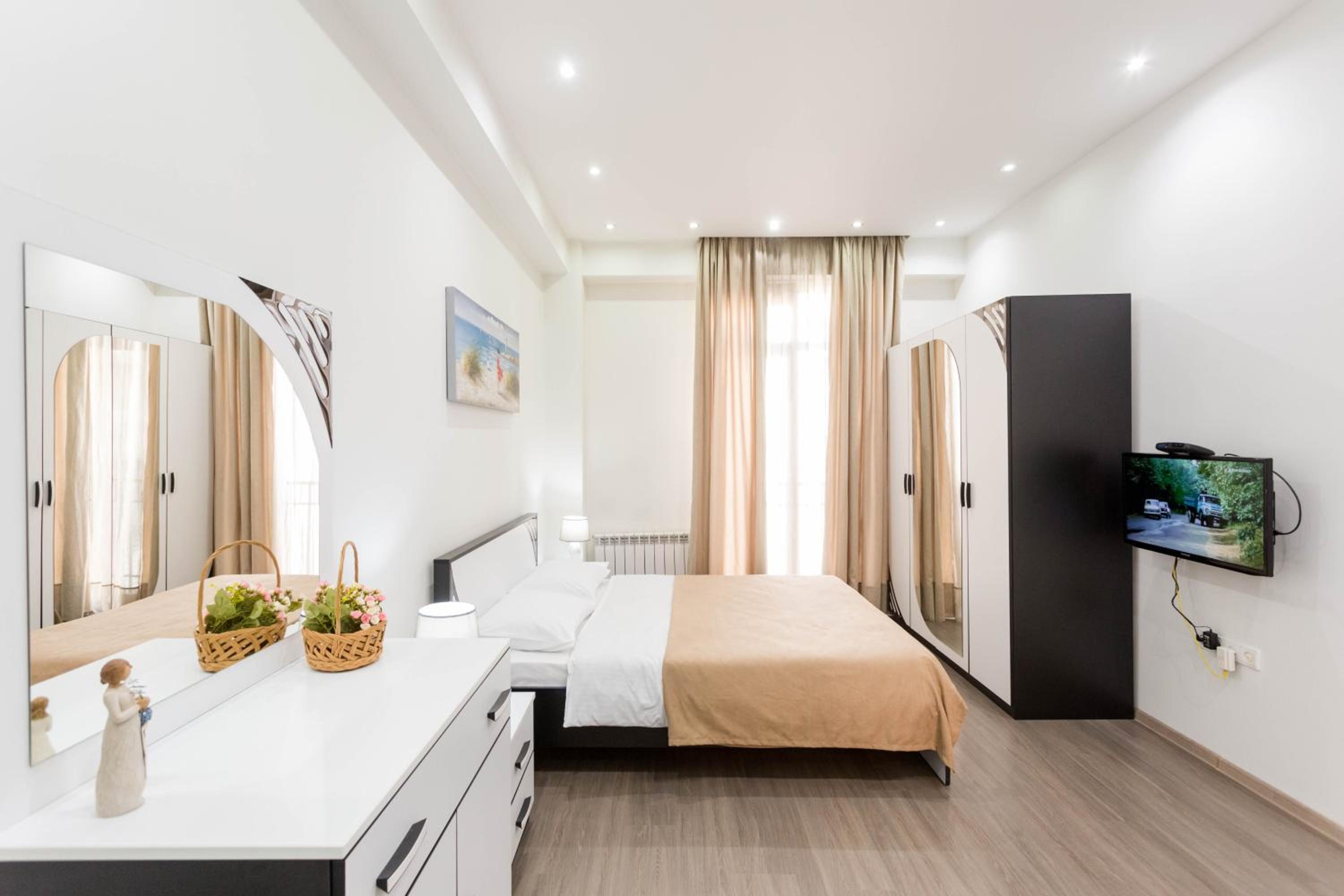 Downtown Spacious Apartment