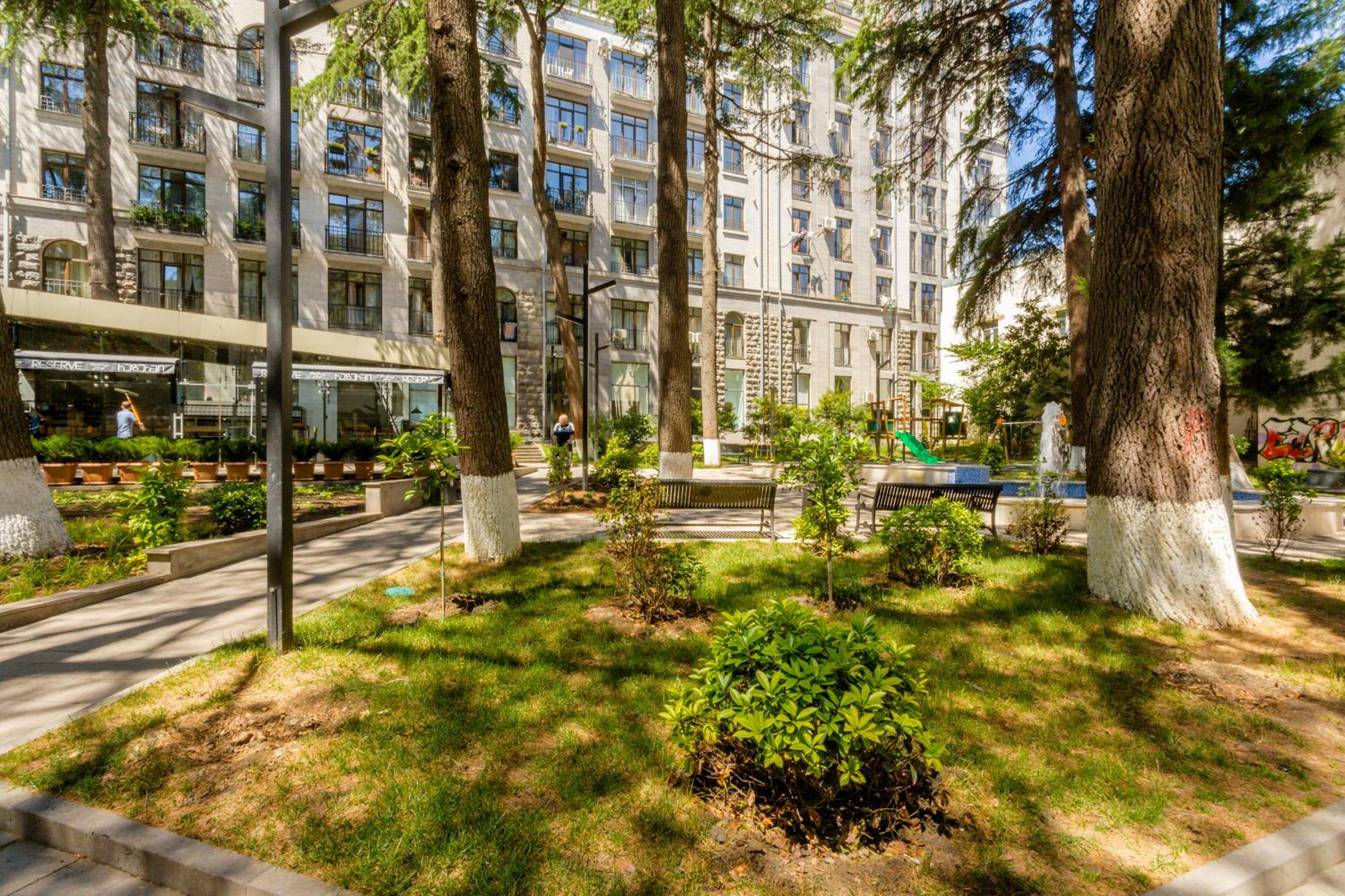 Downtown Spacious Apartment