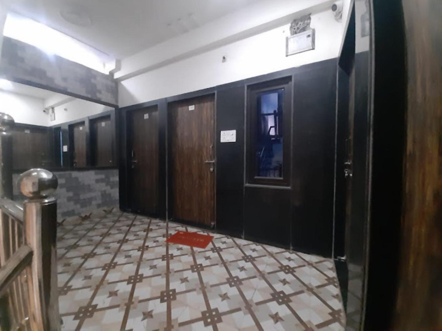 Hotel Sai Prabha, Bhind view 3
