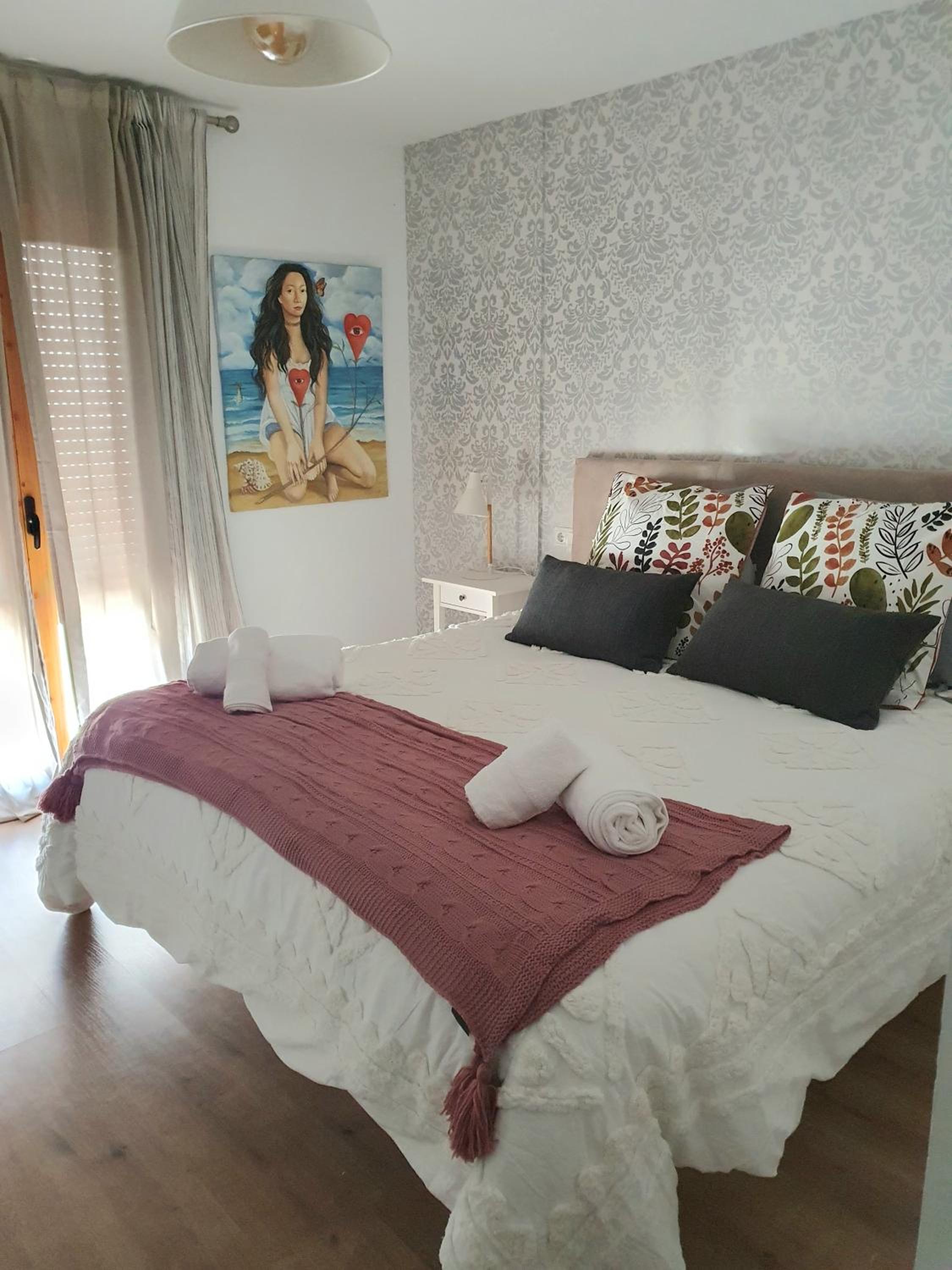 EL ÚNICO apartment with art