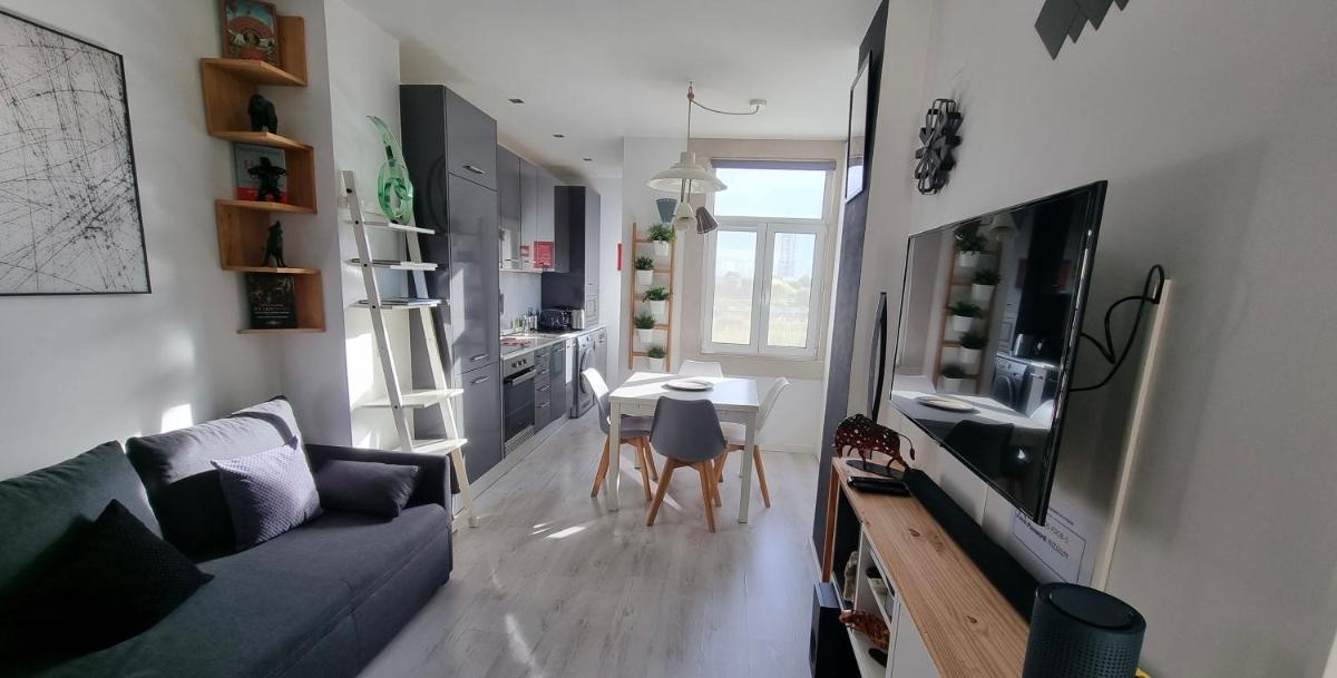 Expo Oriente 2 Bedrooms by GT House