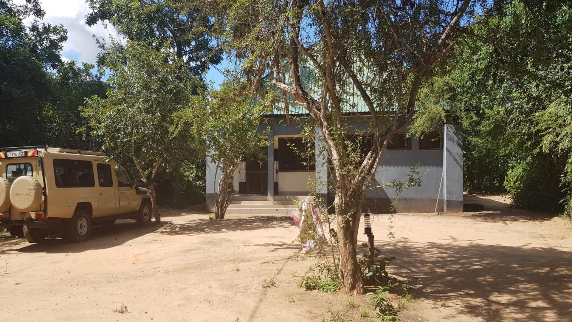 Camp Seluu - Join Safari view 4