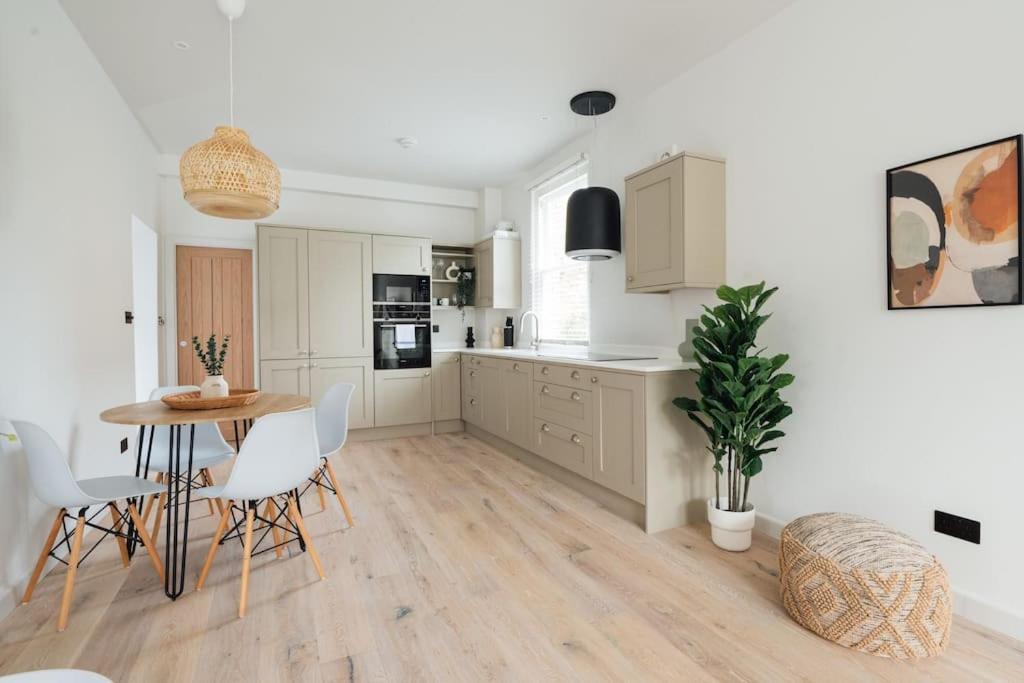 Light & Luxury London Apartment in Honor Oak
