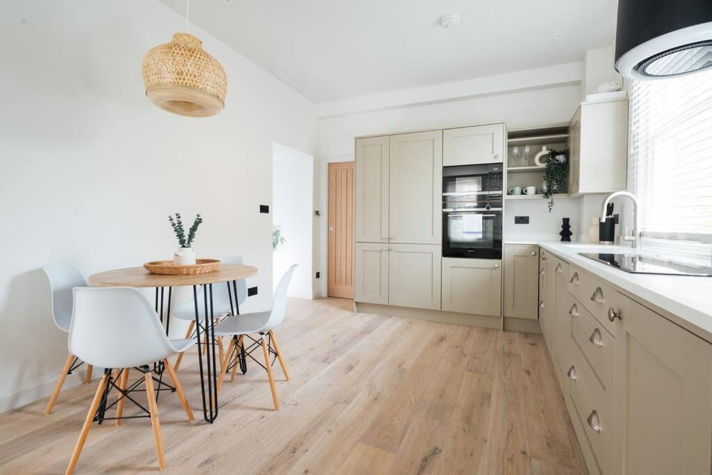 Light & Luxury London Apartment in Honor Oak