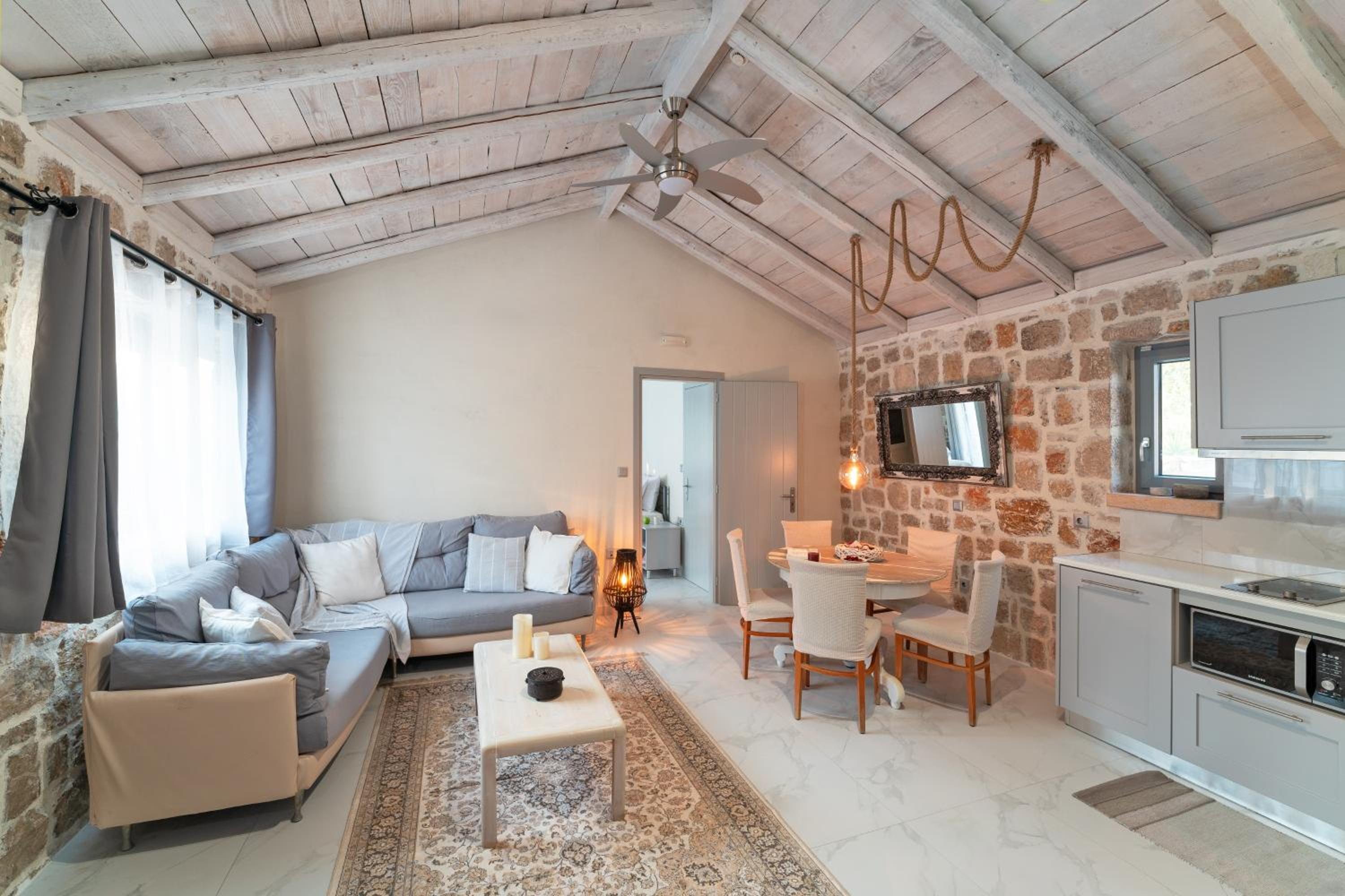 AGROTOPIA Guesthouses