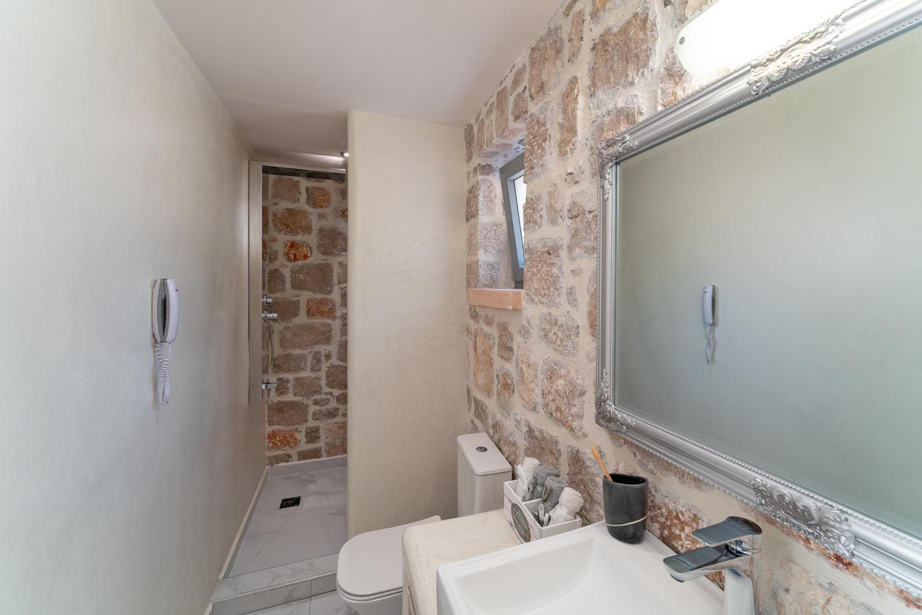 AGROTOPIA Guesthouses