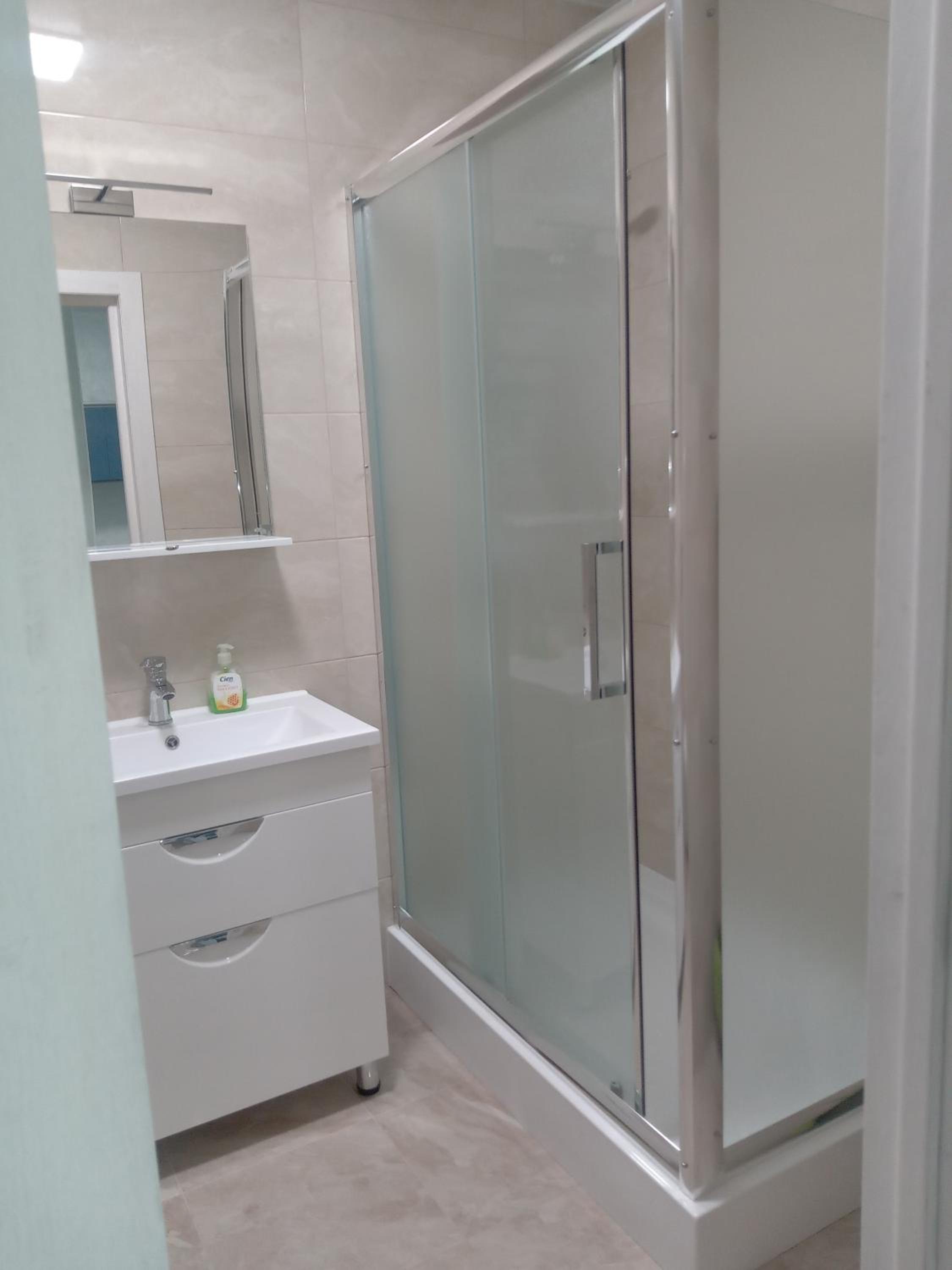VIP Apartments on Avalon view 4