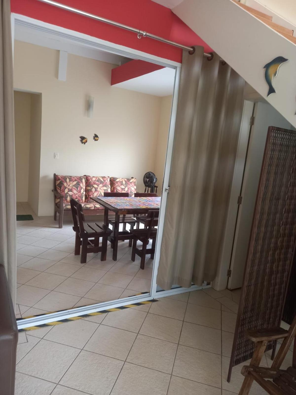 SOBRADO-BERTIOGA-Uso exclusivo para grupos de até 12 pessoas em 1 até 4 suítes