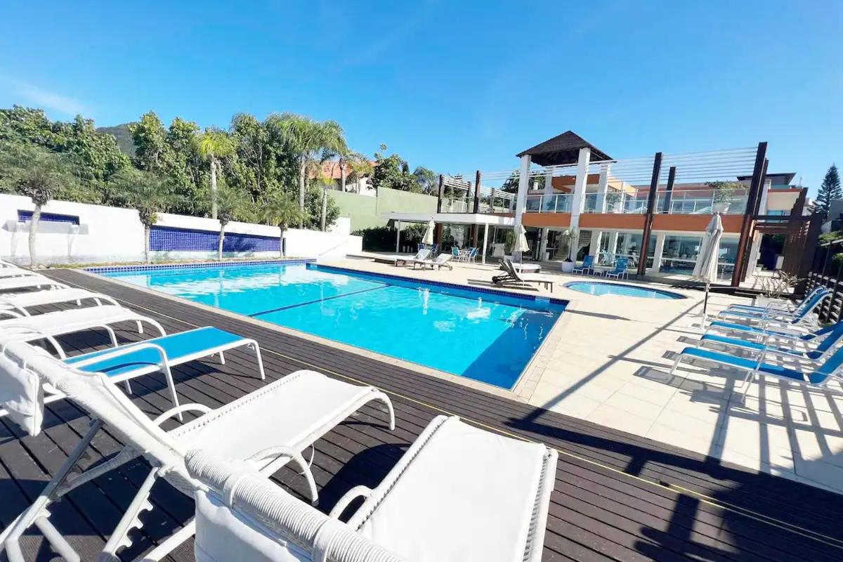 Suas férias com todo conforto PÉ NA AREIA