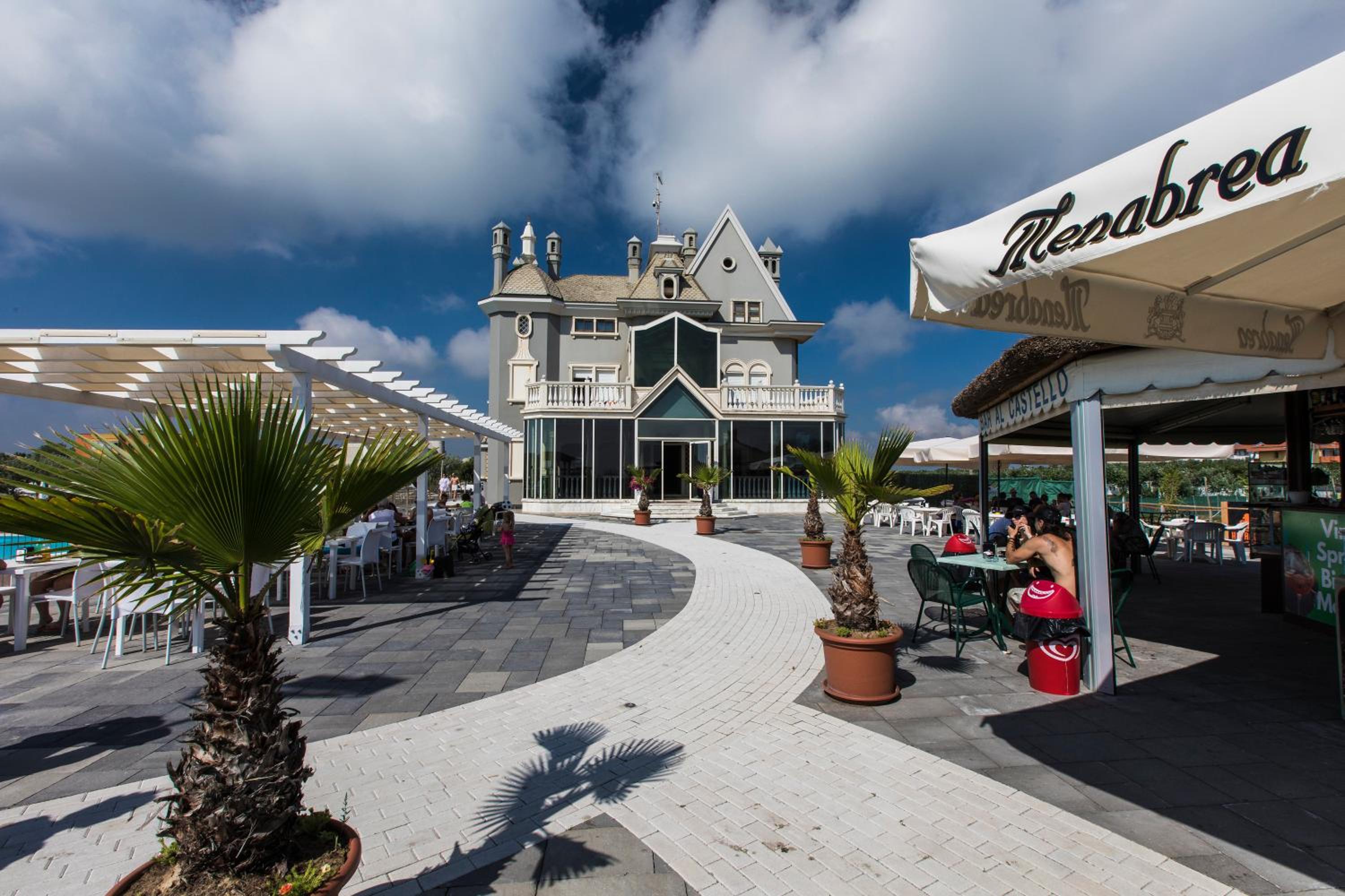 Hotel Camping Internazionale - Sottomarina di Chioggia - Image 1