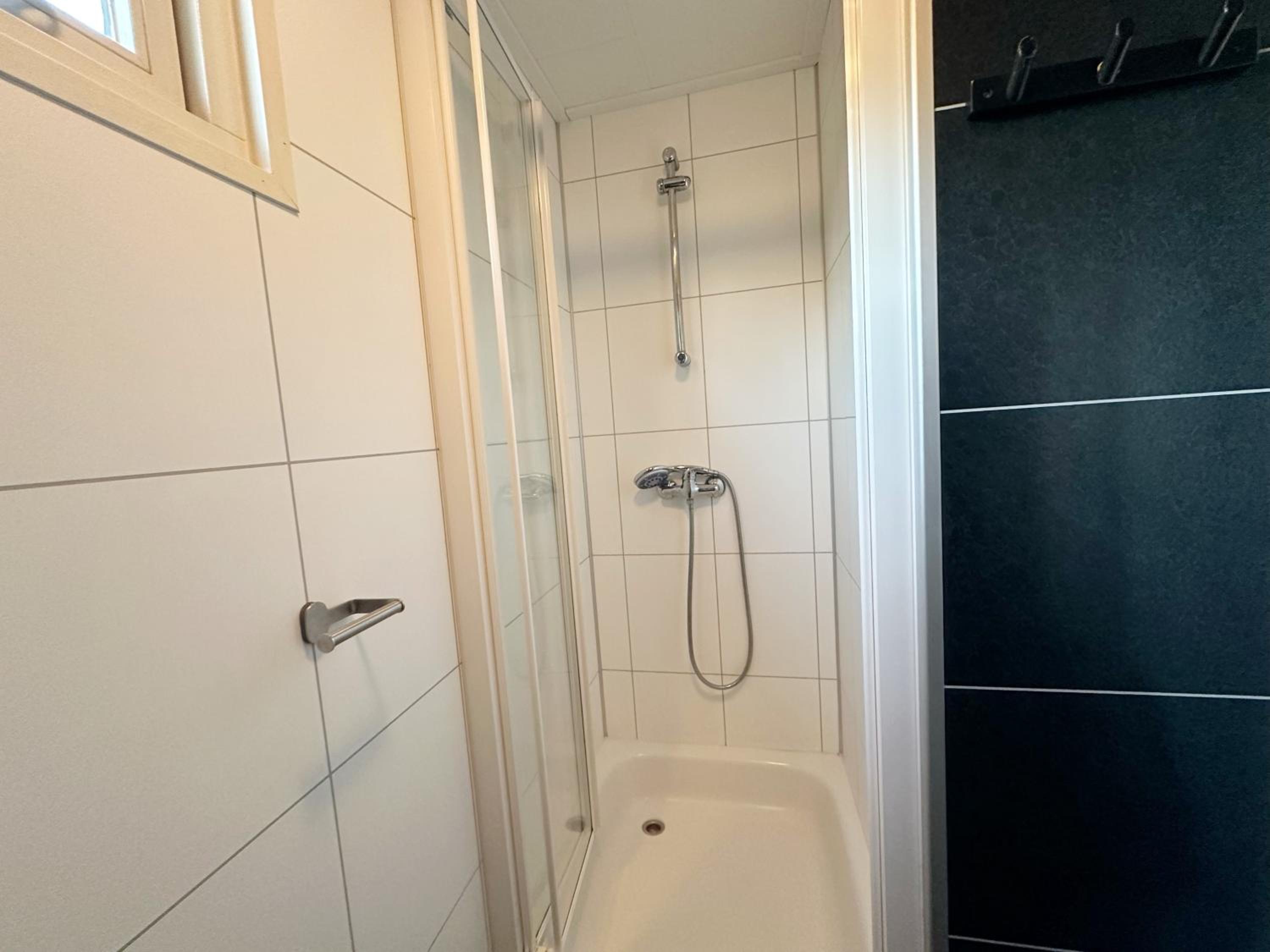 Chalet 521 op Recreatiepark De Wielen view 4