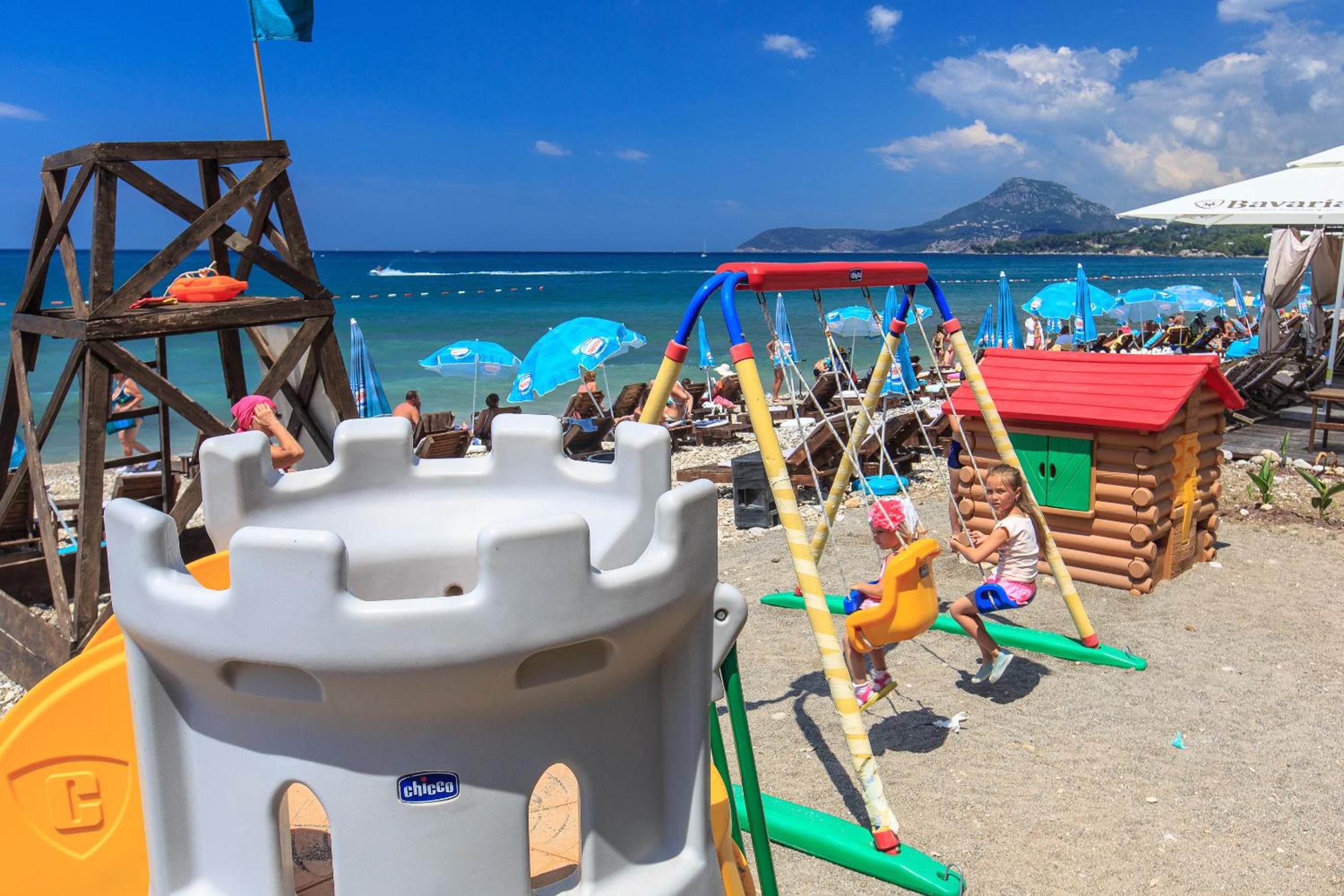 Apartments Kuce Lekovica Beach & snack bar- Bistro