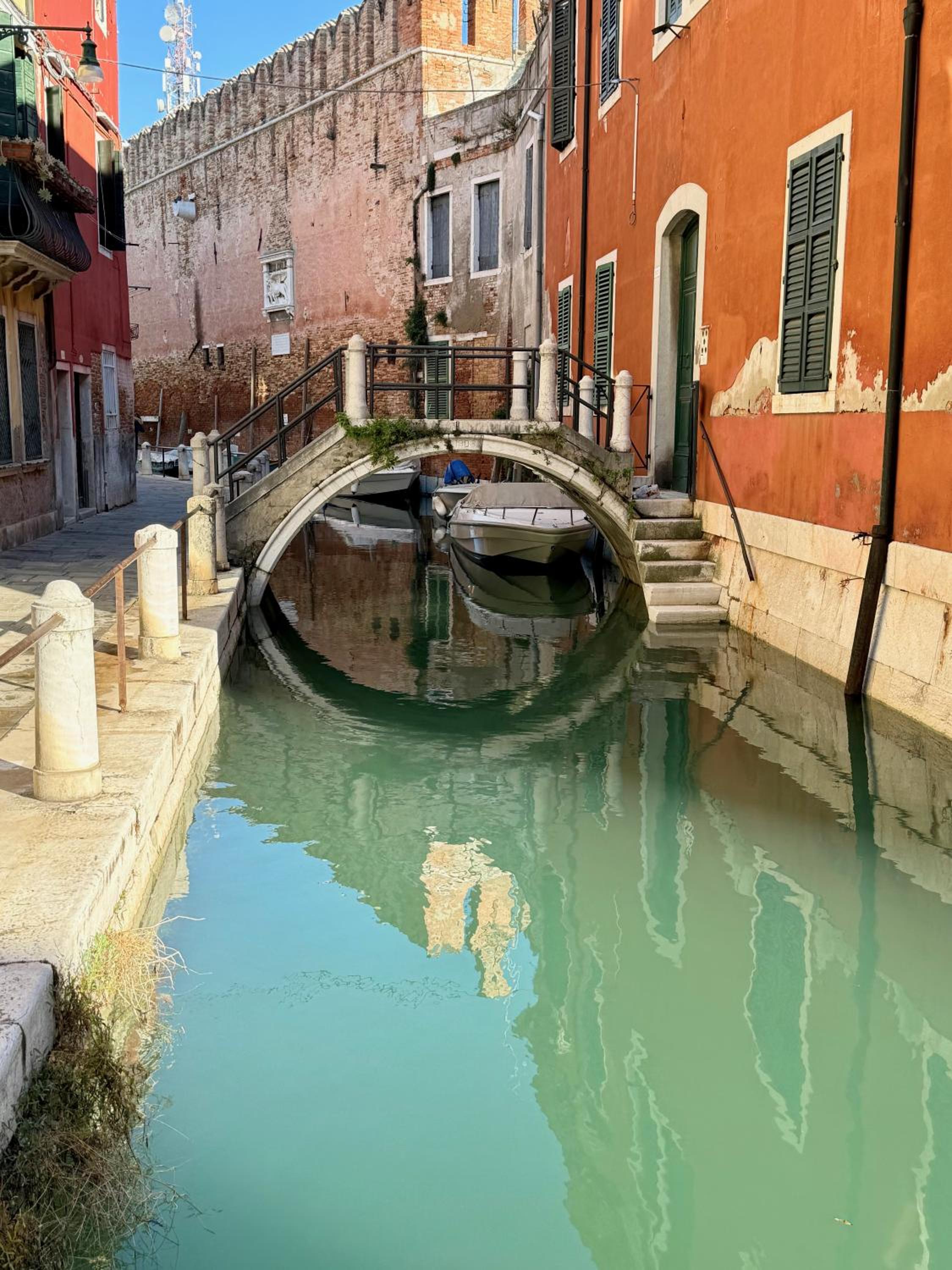 Ca Penini - canal view