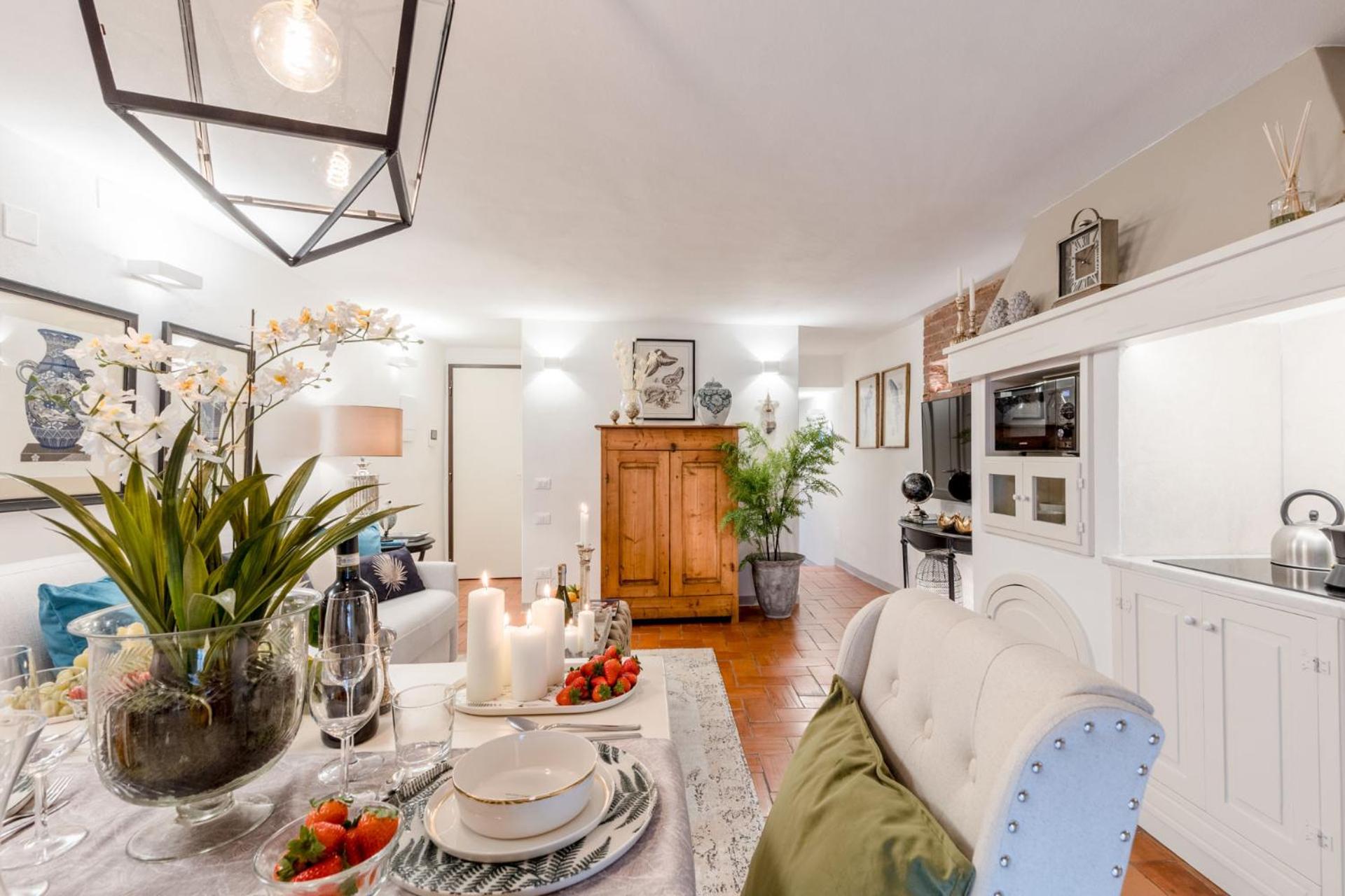 Casa Colosseum, A Million Dollar's View: the Lucca Colosseum. Luxury 1 bedroom 1 Bathroom Apartment photo 4