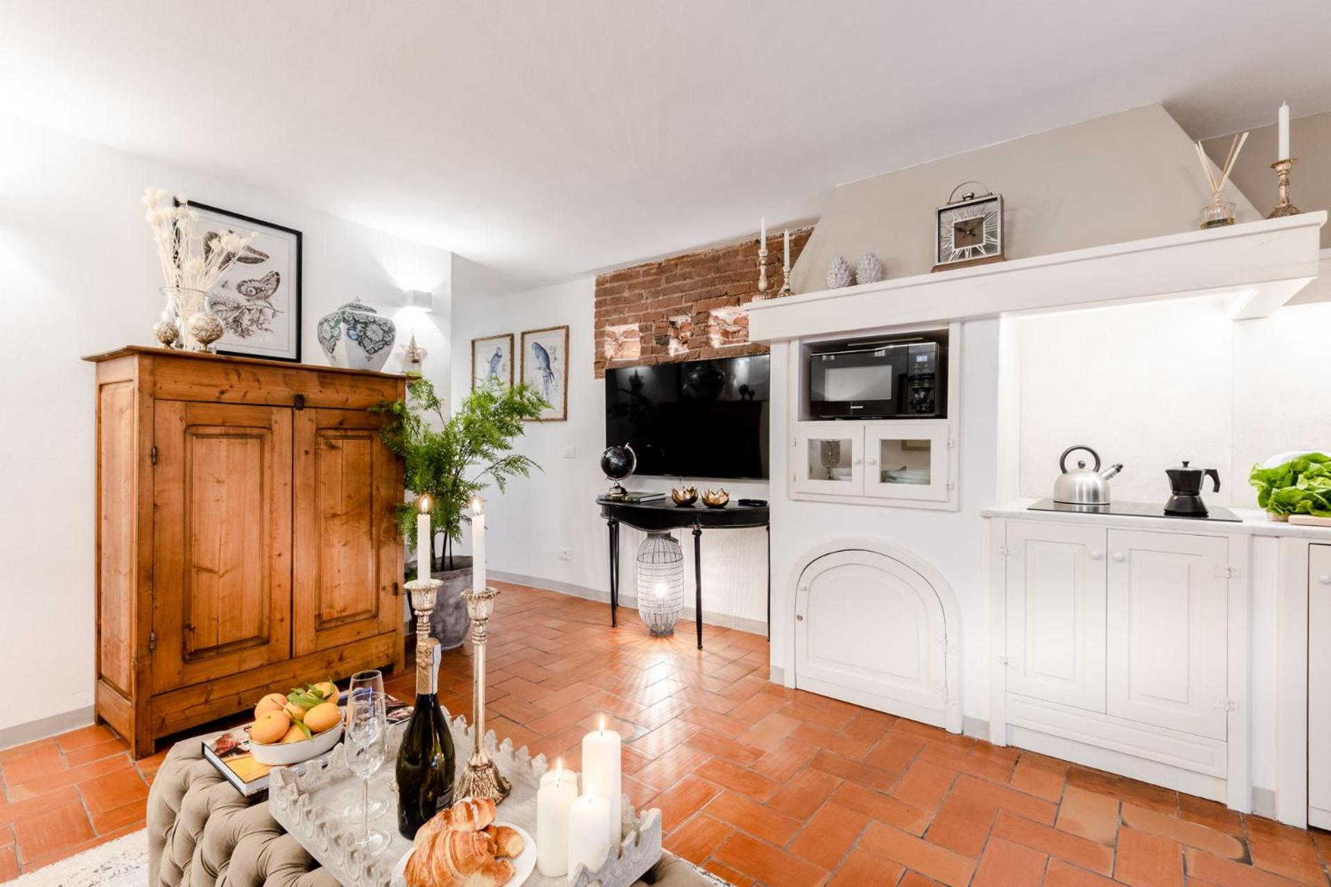 Casa Colosseum, A Million Dollar's View: the Lucca Colosseum. Luxury 1 bedroom 1 Bathroom Apartment photo 3