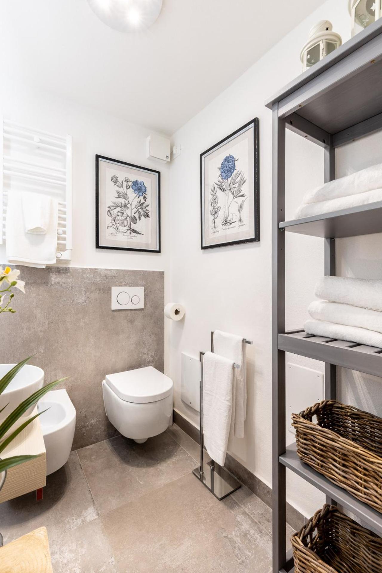 Casa Colosseum, A Million Dollar's View: the Lucca Colosseum. Luxury 1 bedroom 1 Bathroom Apartment photo 2