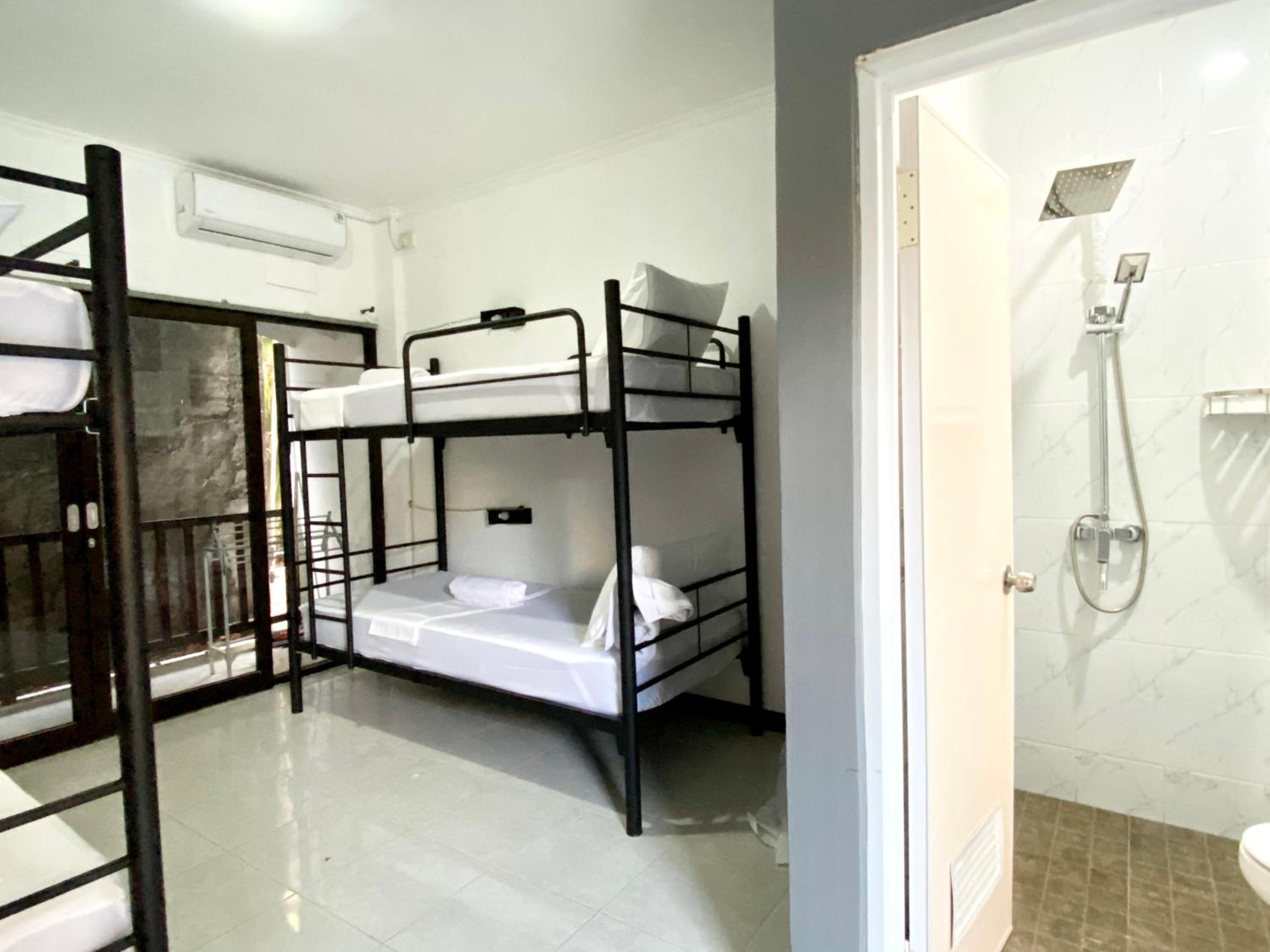 Uluwatu Surf Paradise by Pertama Stay view 3