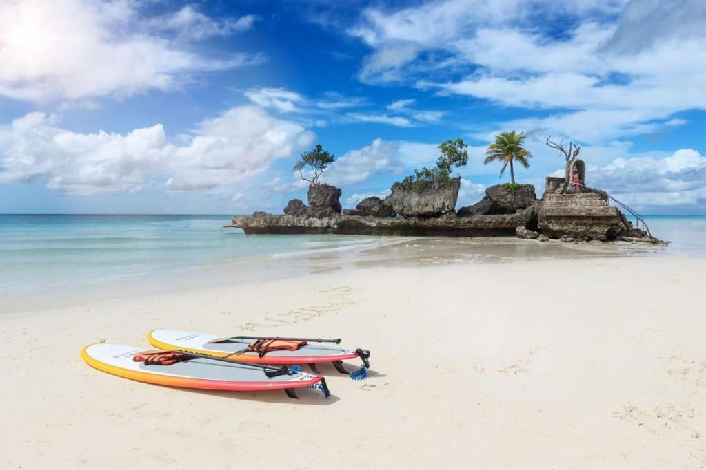 Luxury Villa: Private Pool & Beach Retreat