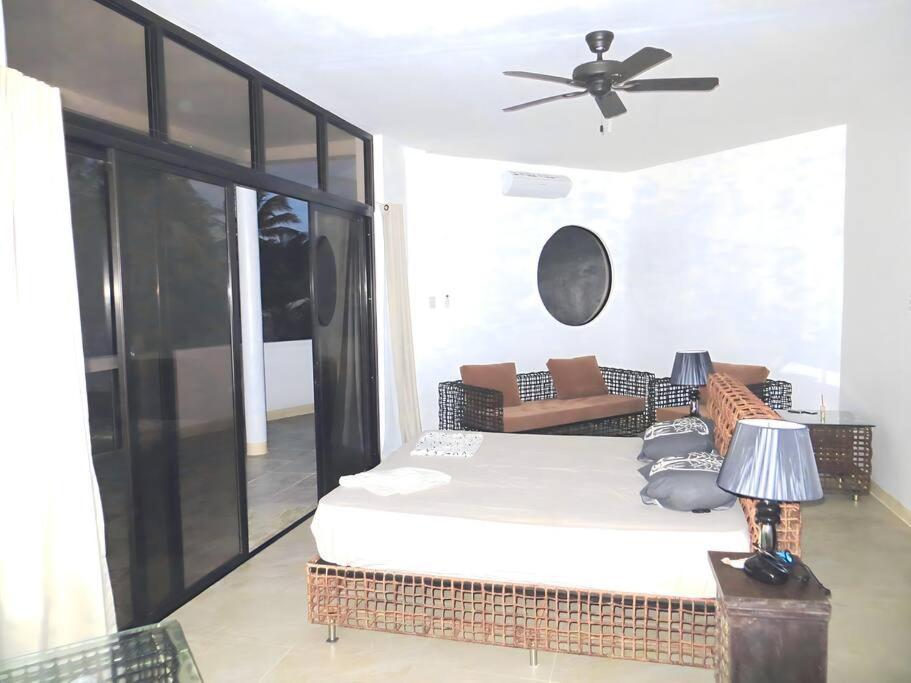 Luxury Villa: Private Pool & Beach Retreat