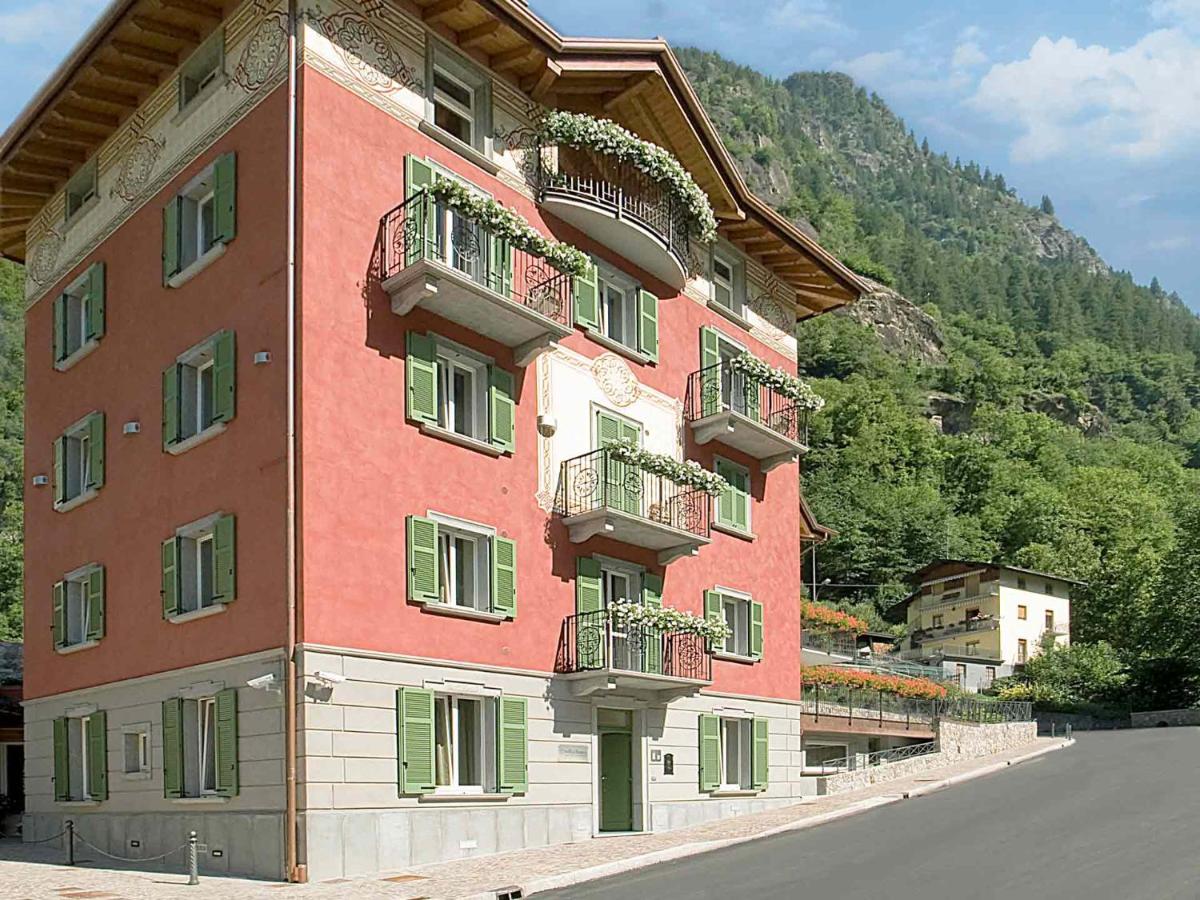 AR Mountains Lodge Villachiara view 2