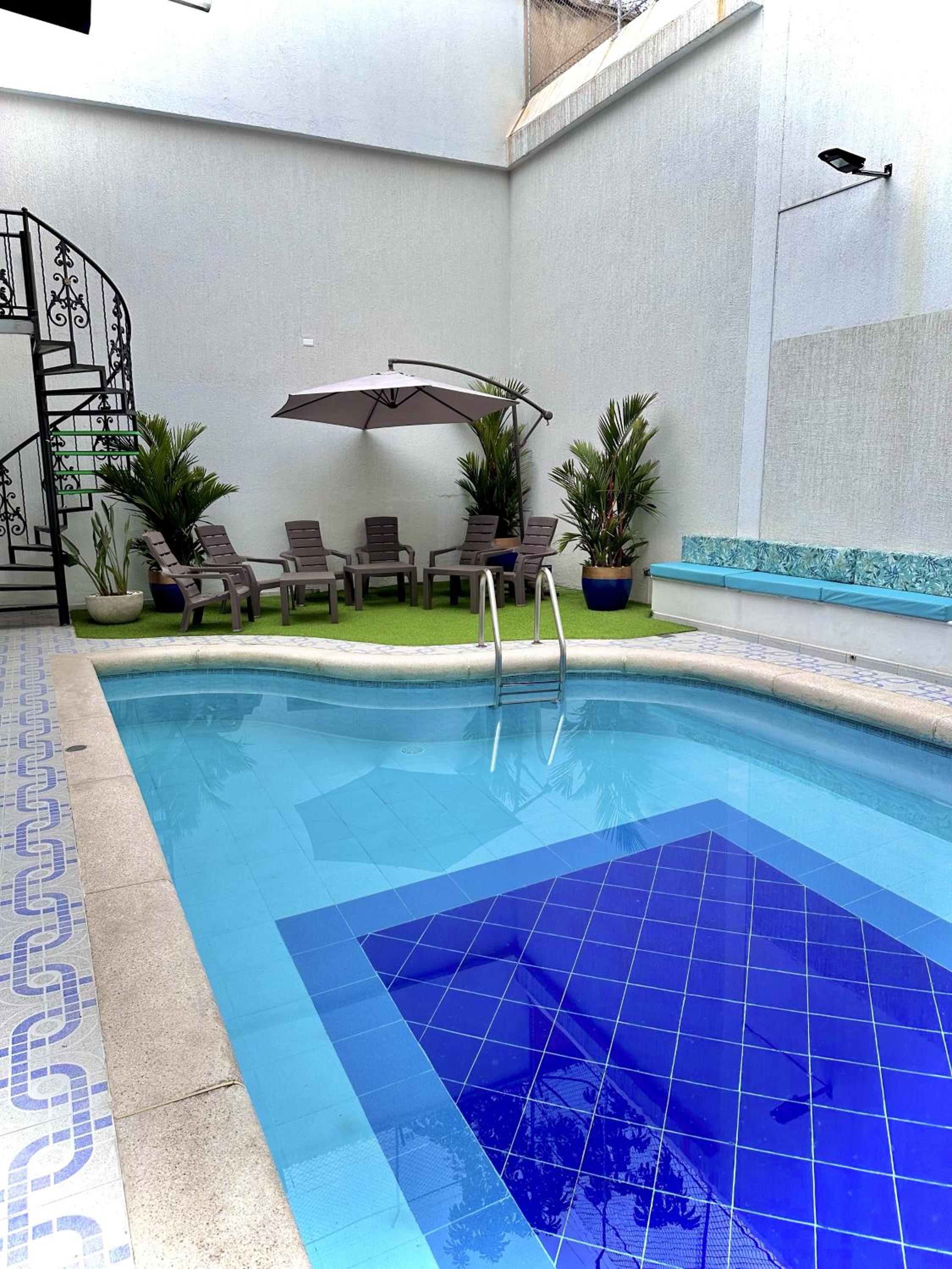 The View Hostel & Lounge