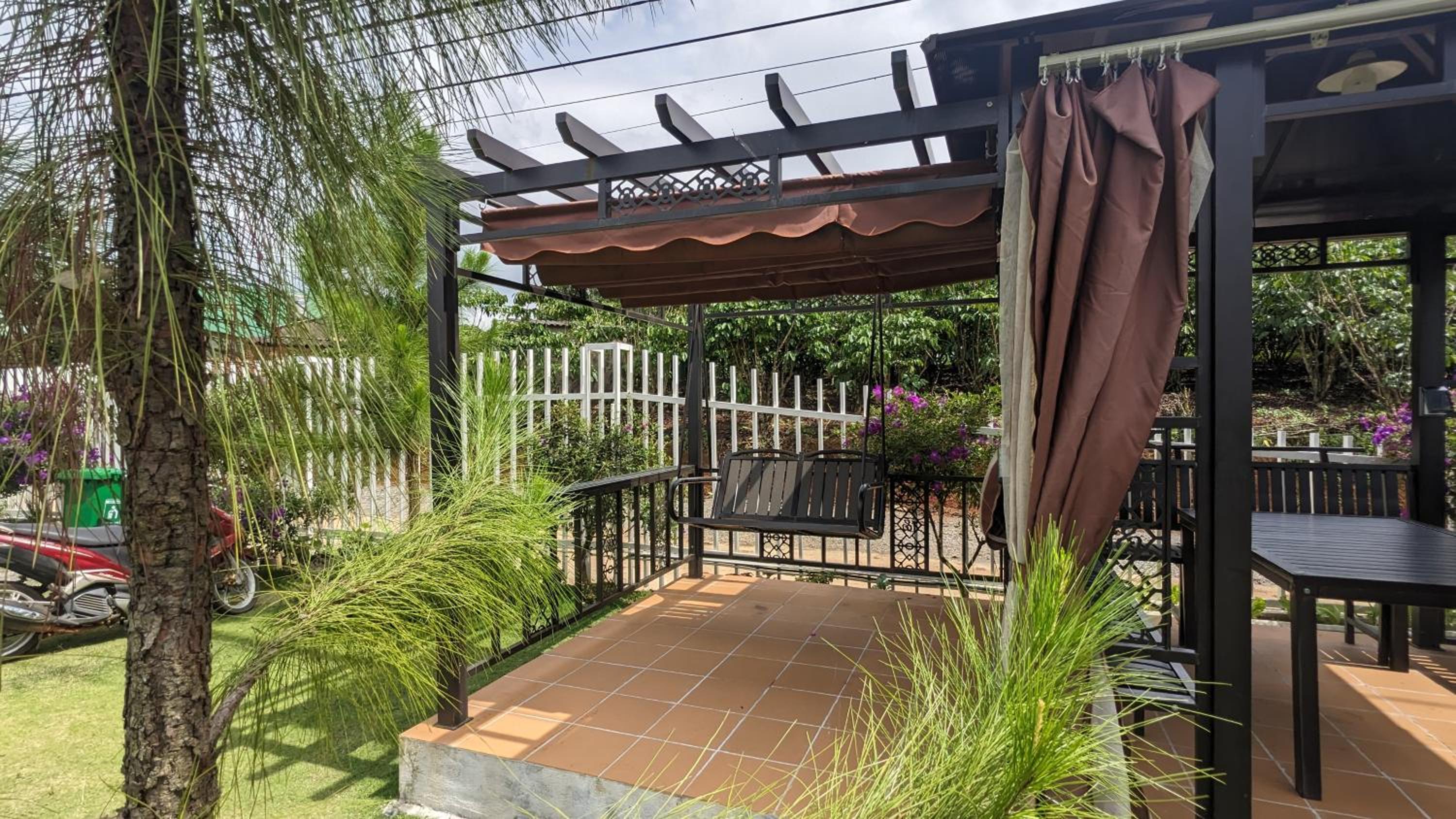 METRO HOMESTAY