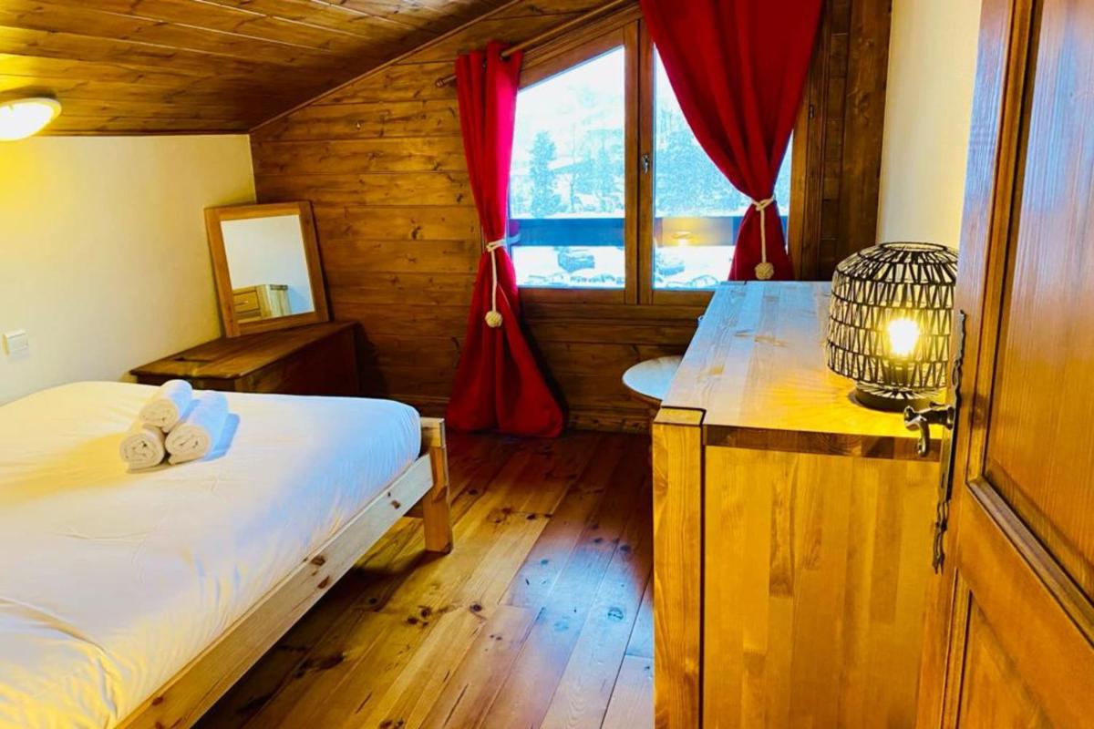 Mont Blanc View Apt In The Heart Of Chamonix view 5