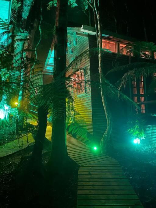 Cabana Lara, com lareira e muito estilo.