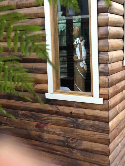 Cabana Lara, com lareira e muito estilo.