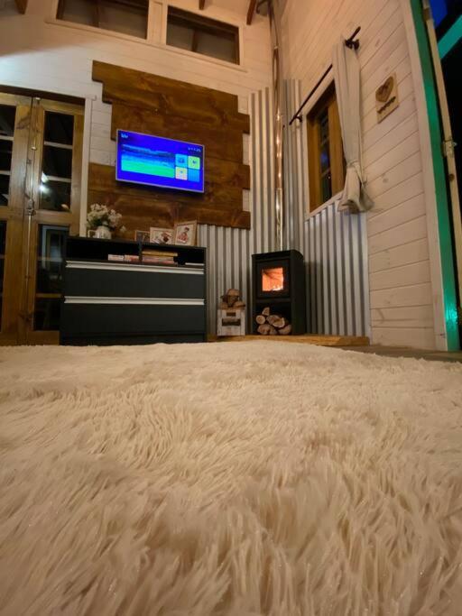 Cabana Lara, com lareira e muito estilo.