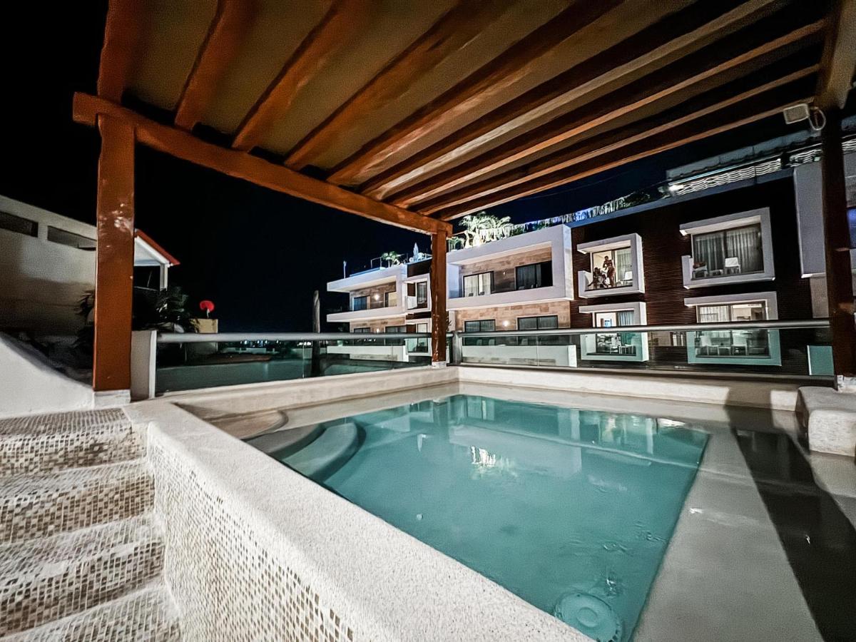 MAGIC, 3 Bedroom PH & Private Pool view 2