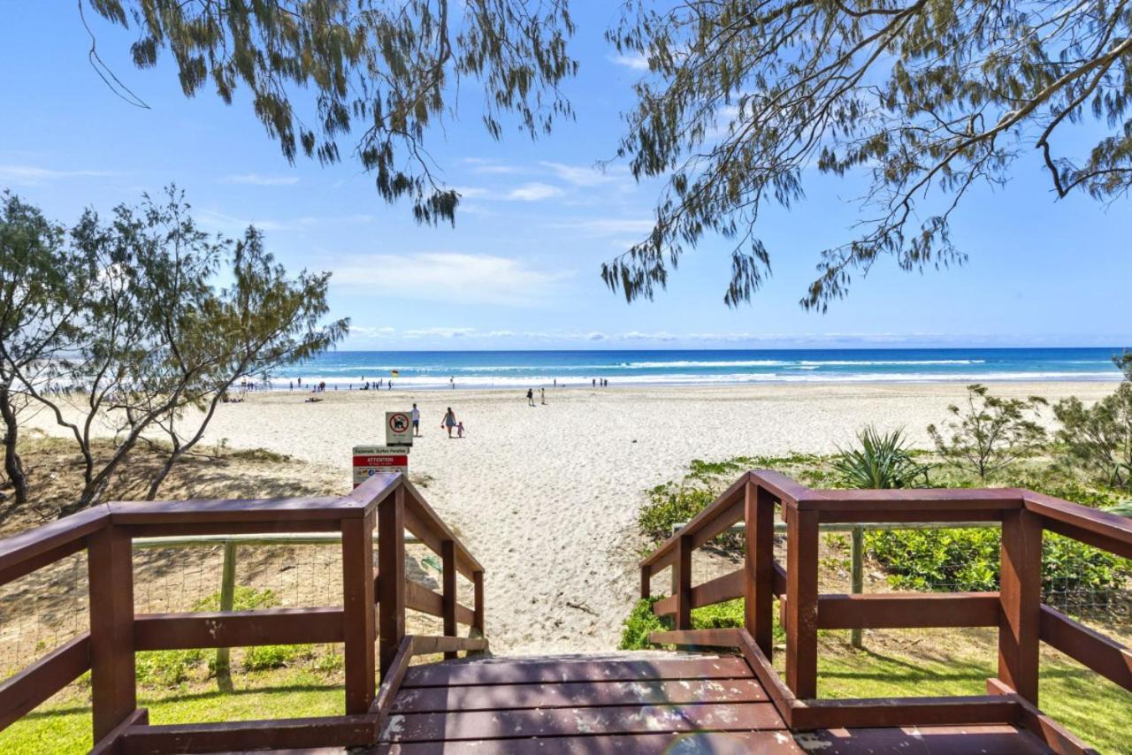 The Seabreeze - Beachfront 67F Sunset 2 Bedroom Skyhome with Netflix & Pool